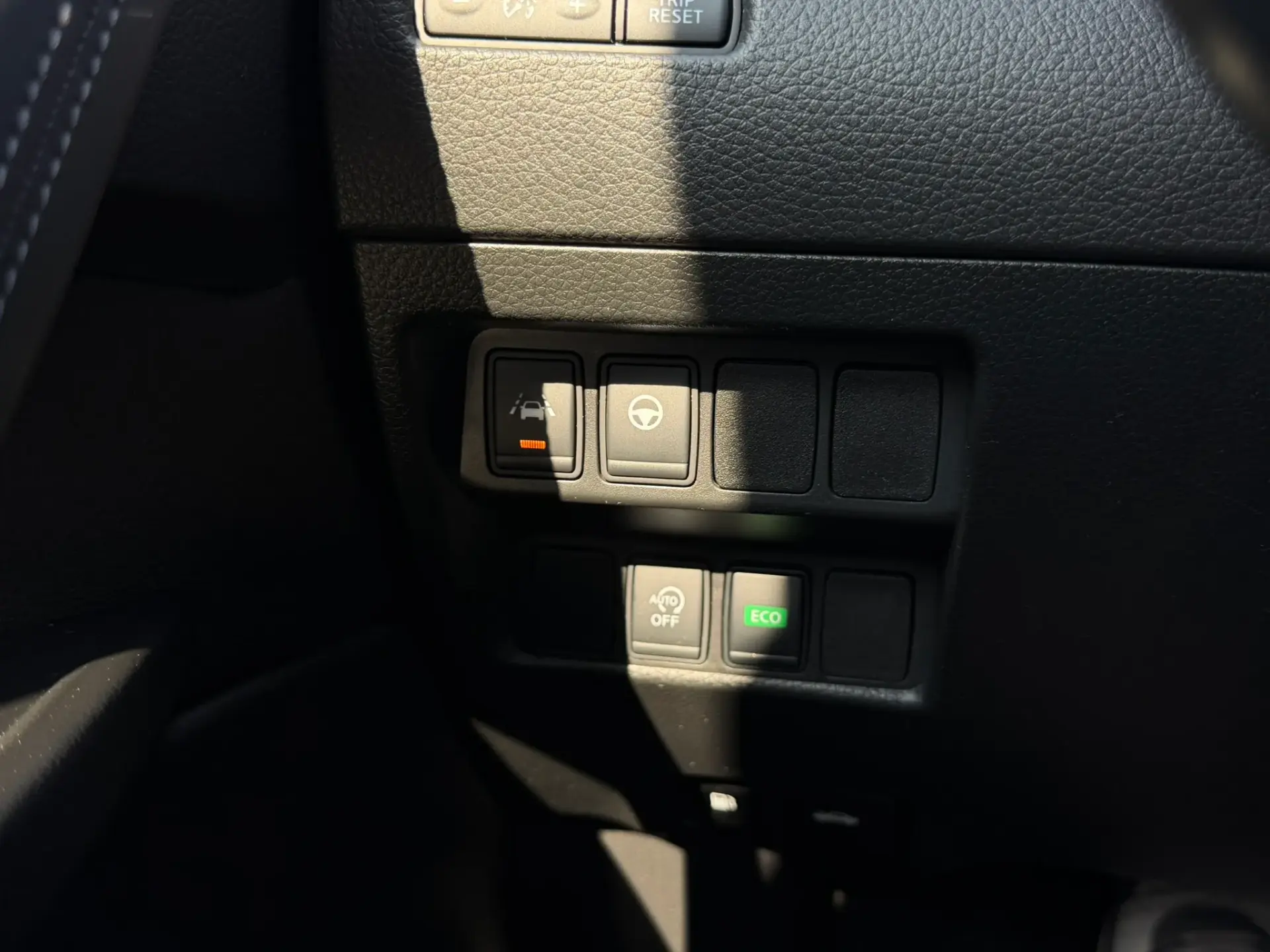 Nissan Qashqai 1.6 dCi Tekna Premium Pele Preta Xtronic 29