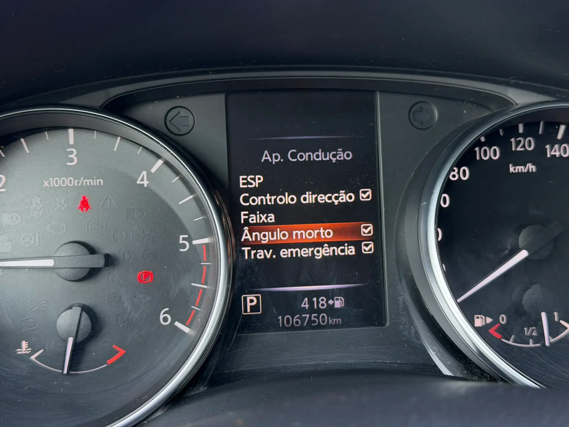 Nissan Qashqai 1.6 dCi Tekna Premium Pele Preta Xtronic 33