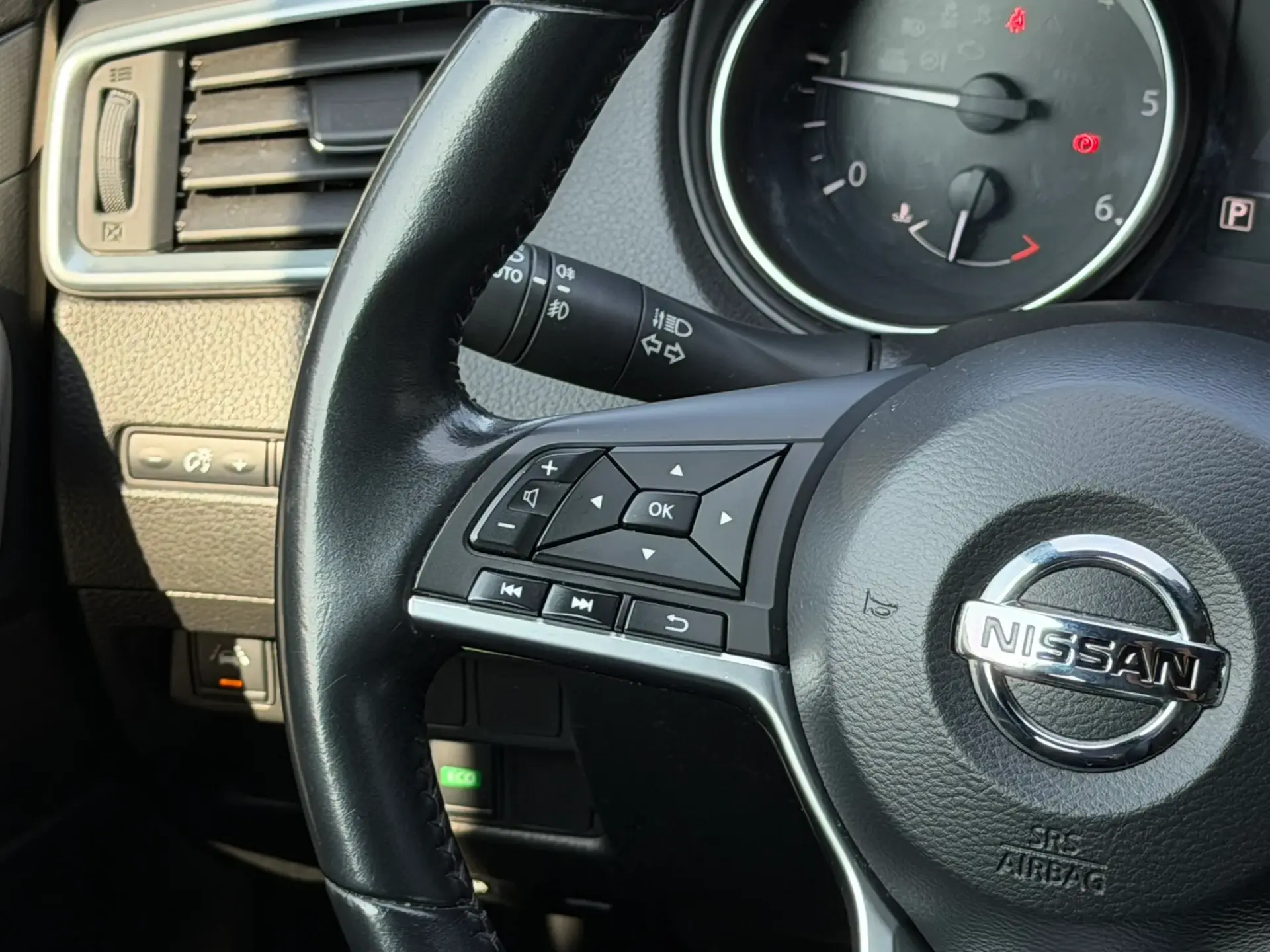 Nissan Qashqai 1.6 dCi Tekna Premium Pele Preta Xtronic 44