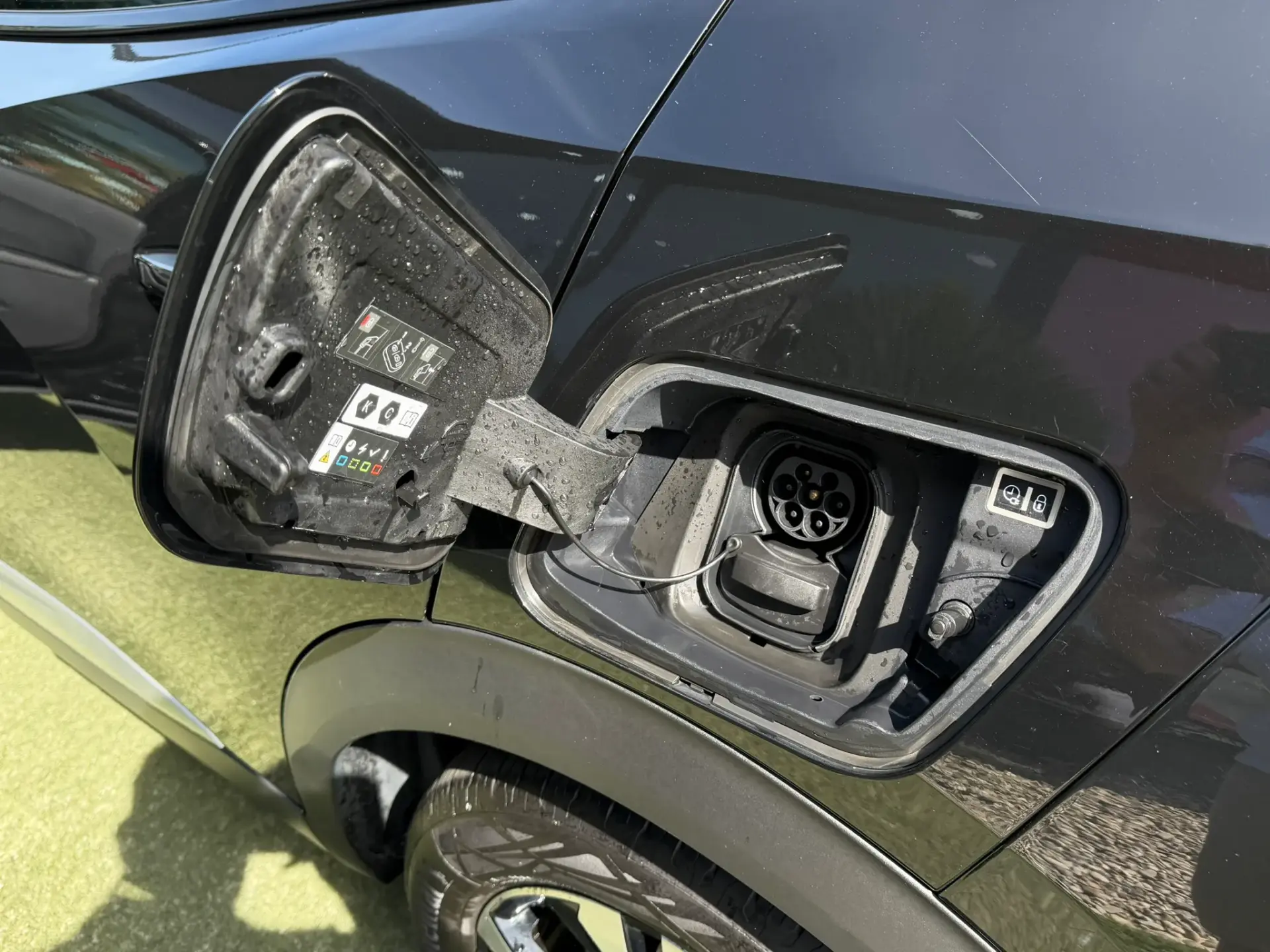 Peugeot e-2008 50 kWh GT 3