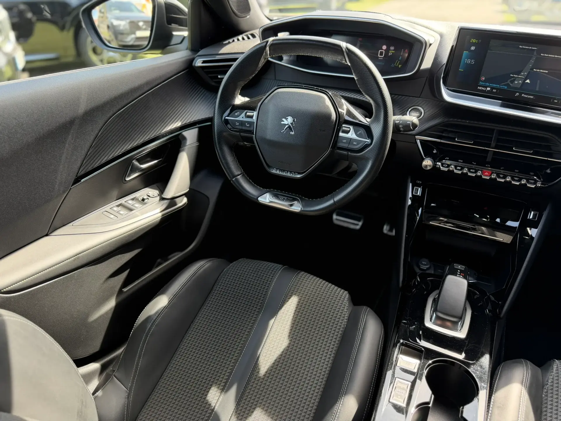 Peugeot e-2008 50 kWh GT 21