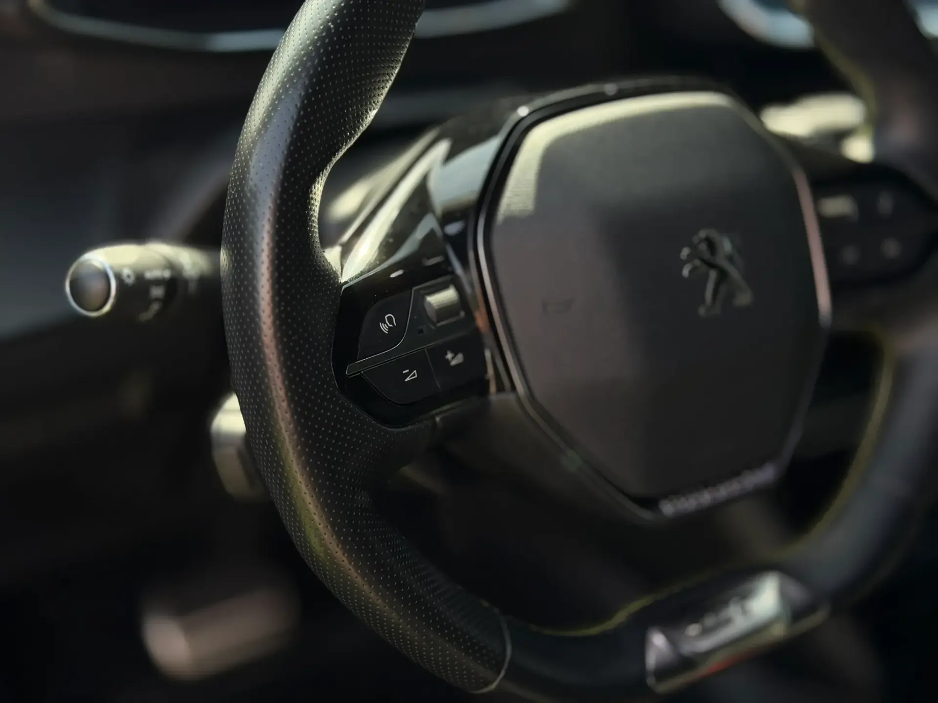 Peugeot e-2008 50 kWh GT 34