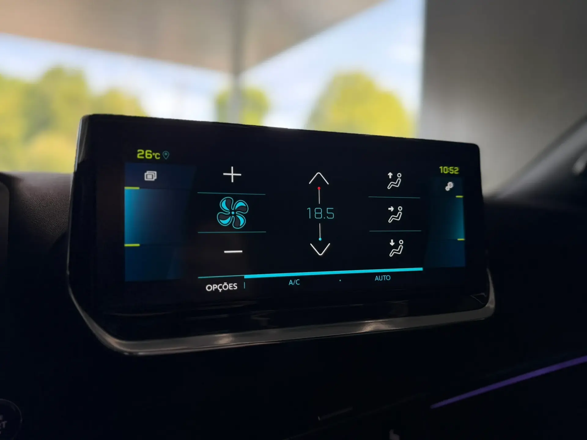 Peugeot e-2008 50 kWh GT 47
