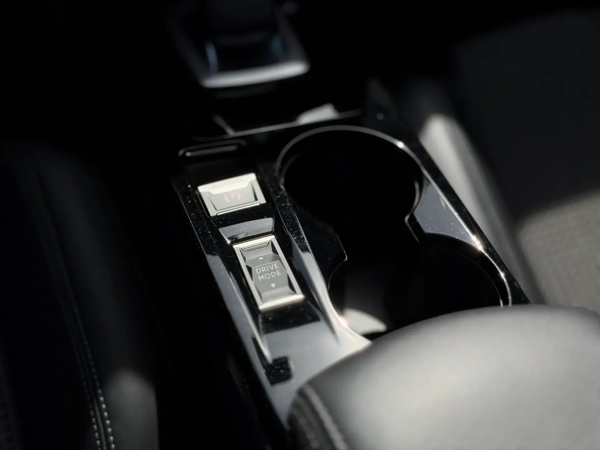 Peugeot e-2008 50 kWh GT 60
