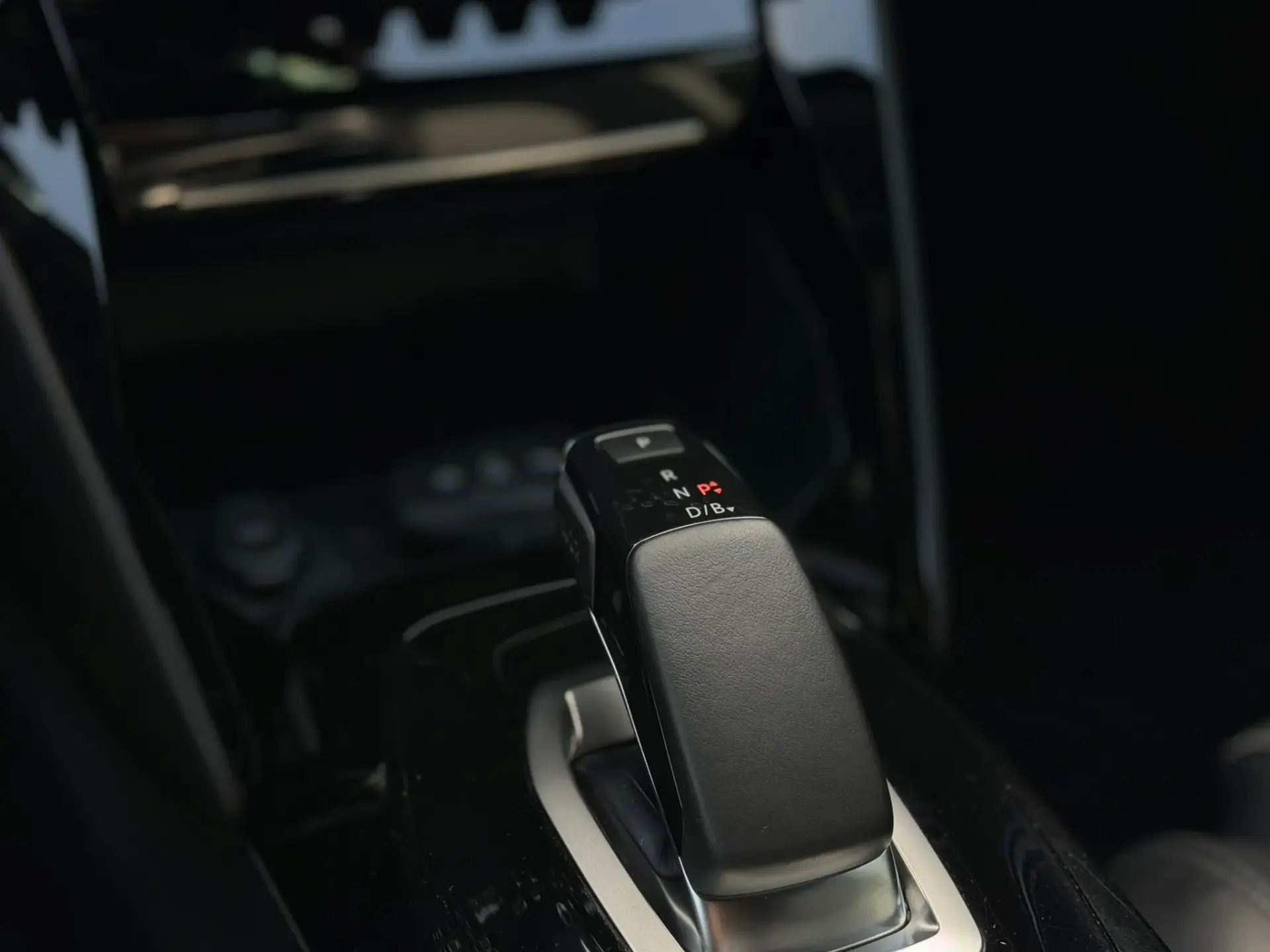 Peugeot e-2008 50 kWh GT 59