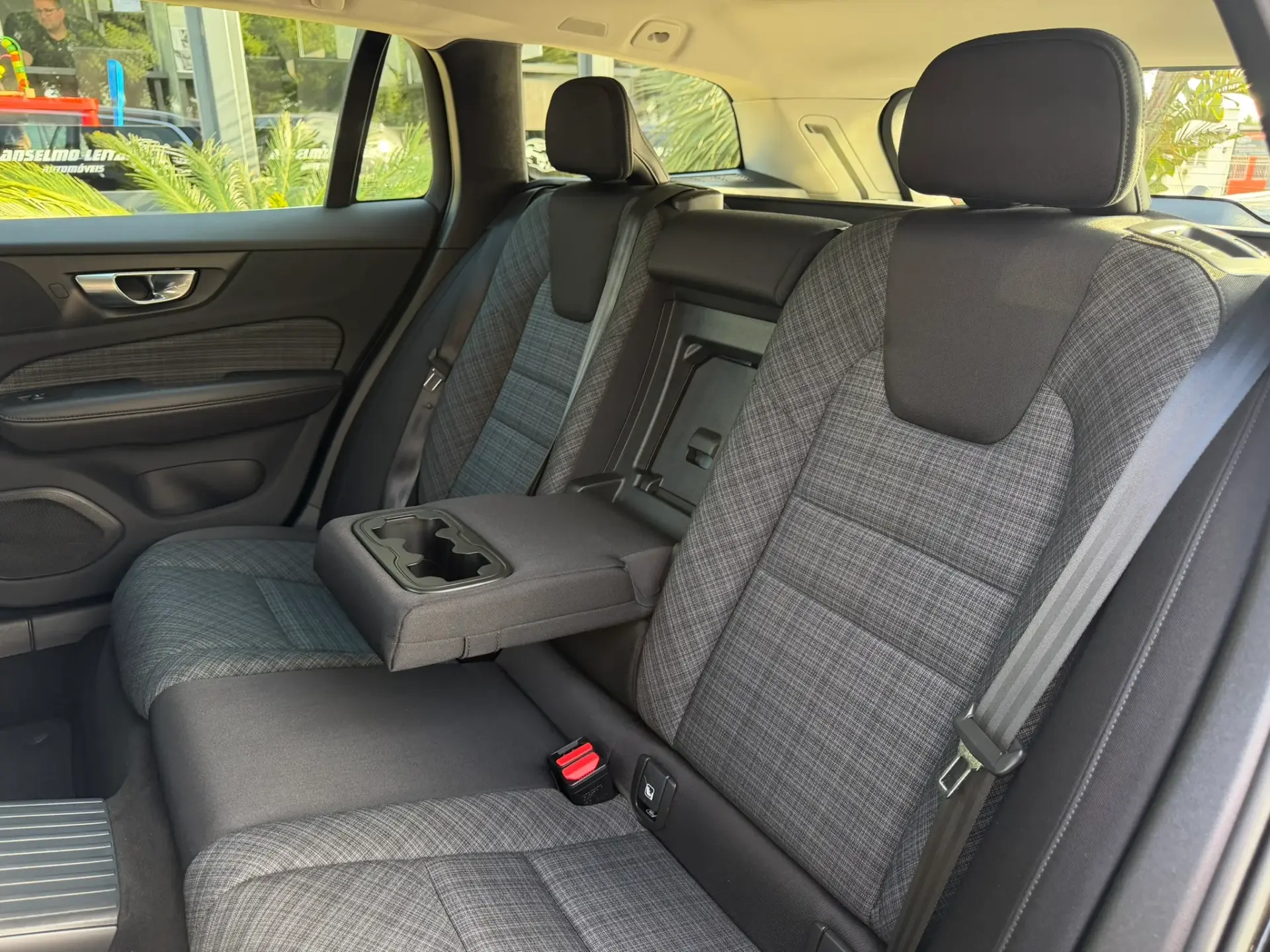 Volvo V60 2.0 T6 AWD TE Essential 18
