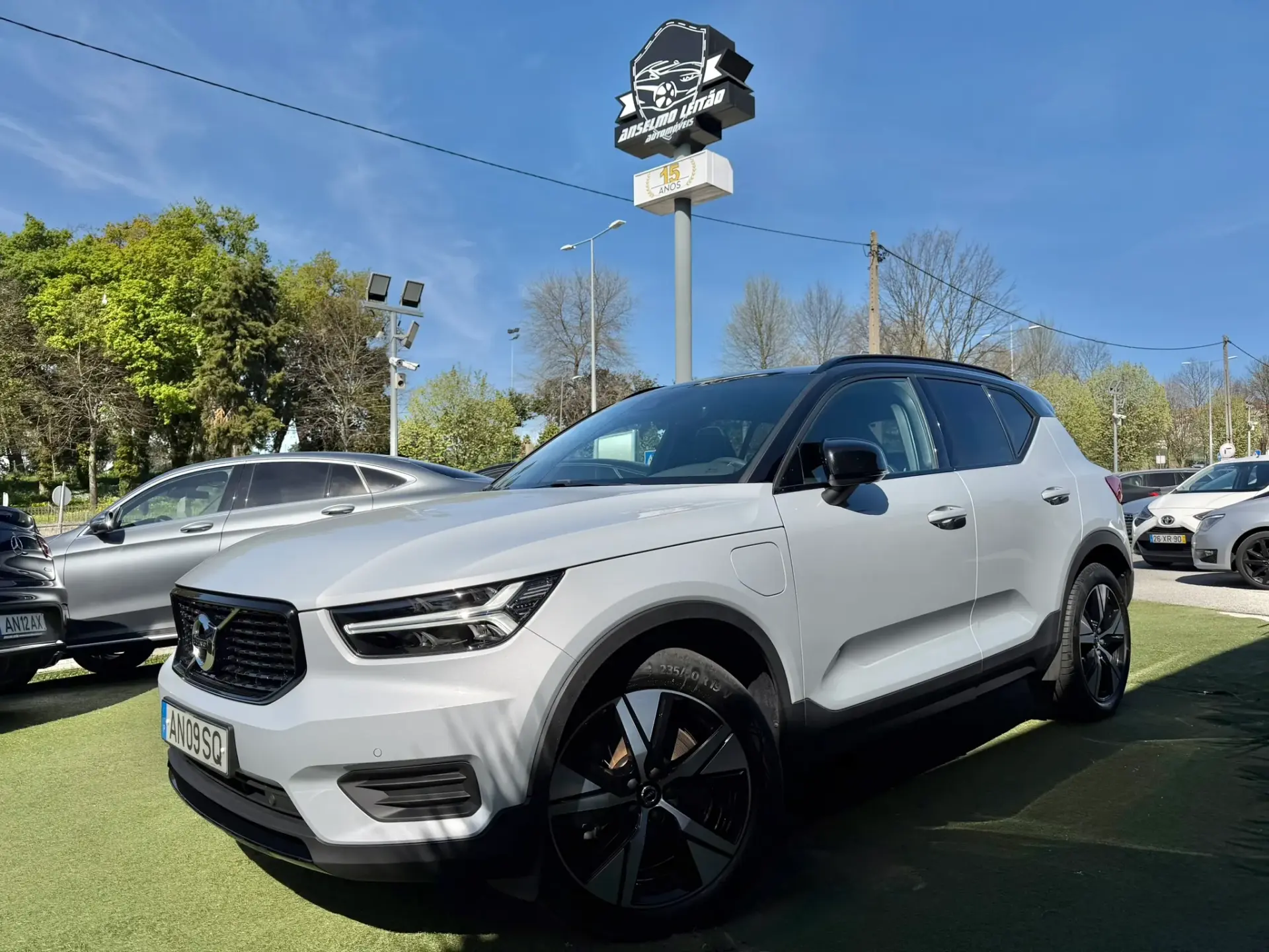 Volvo XC 40 1.5 T4 PHEV R-Design 1