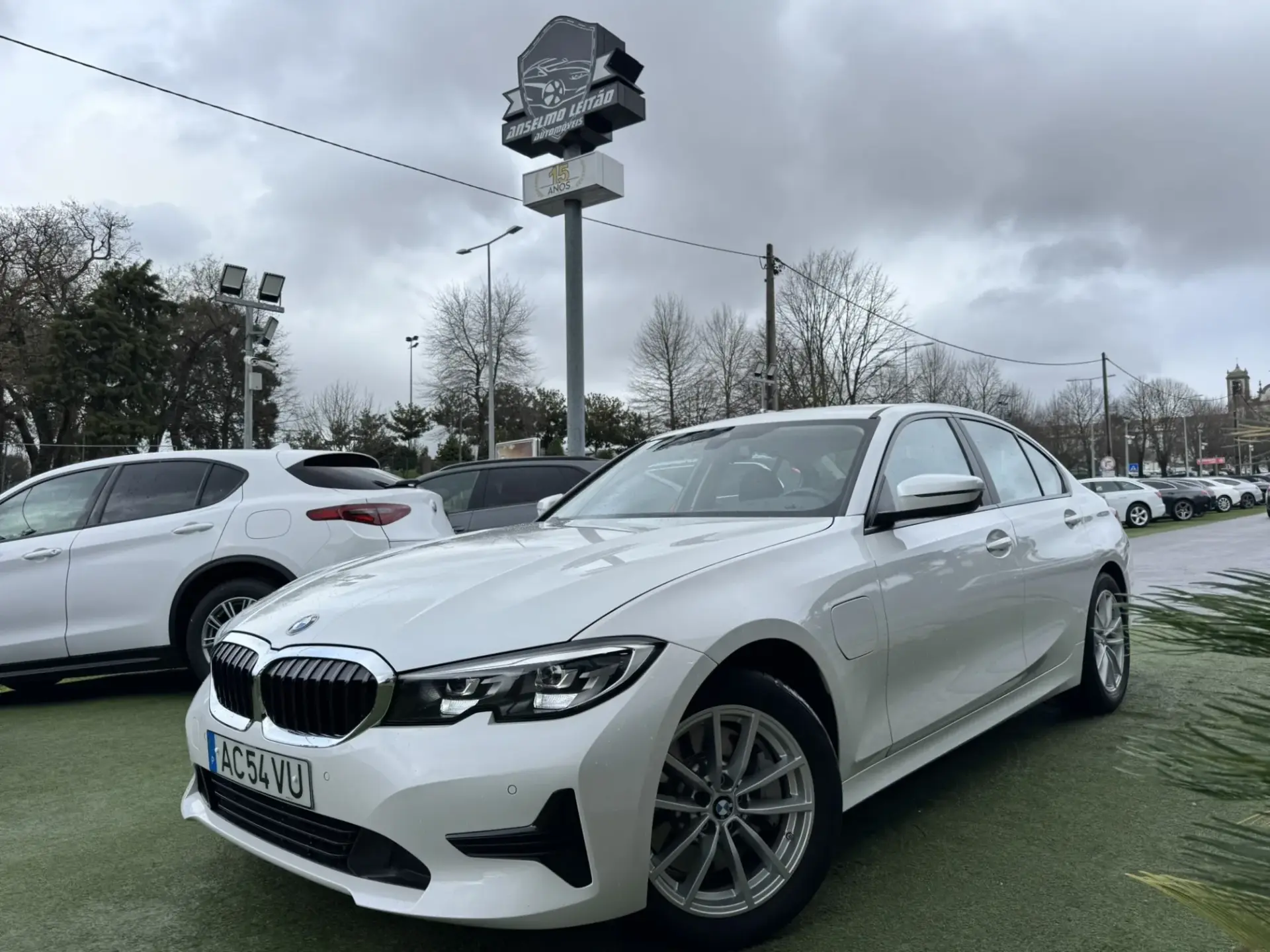BMW 330 e Corporate Edition Auto 1