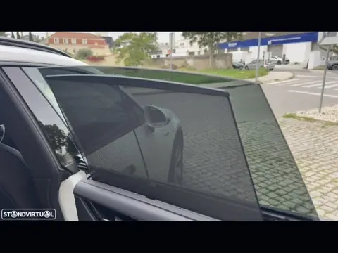 Porsche Macan Electric 4 13