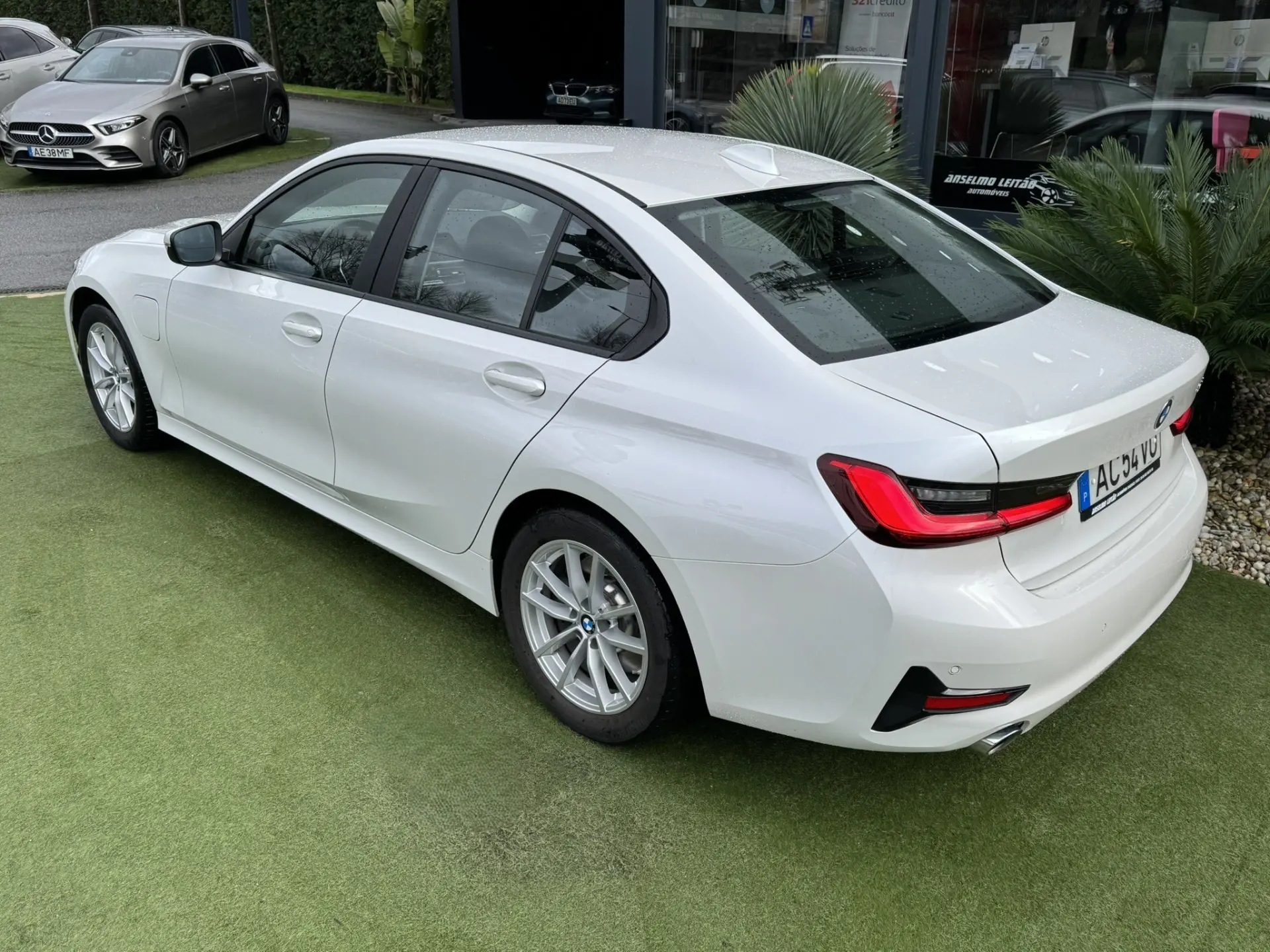 BMW 330 e Corporate Edition Auto 13
