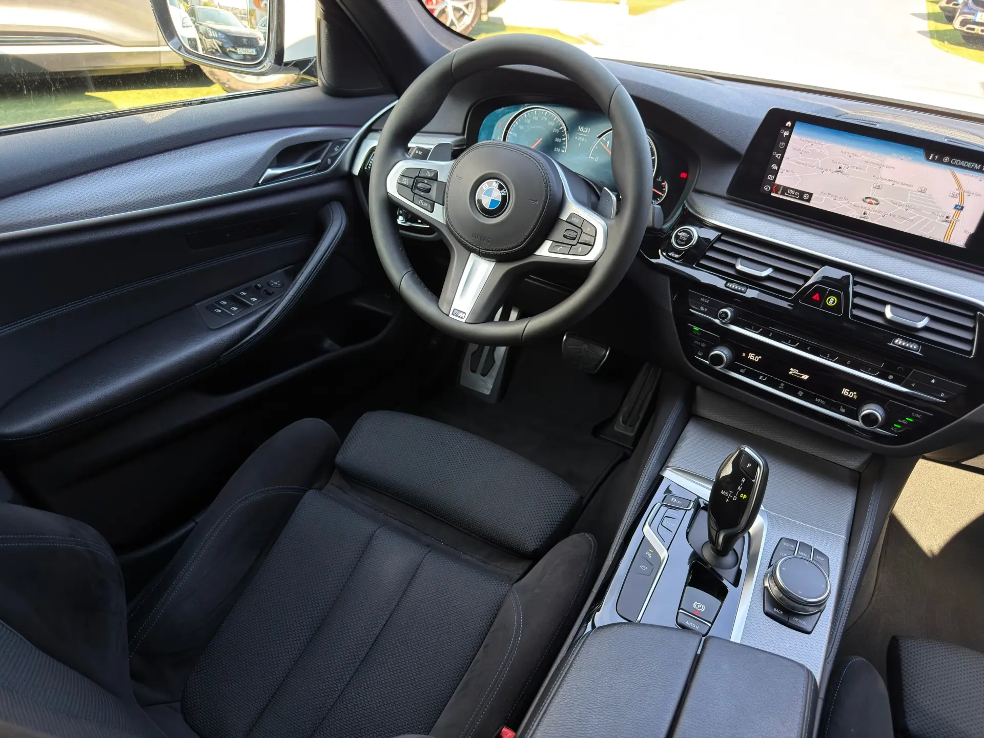 BMW 520 d Pack M Auto 28