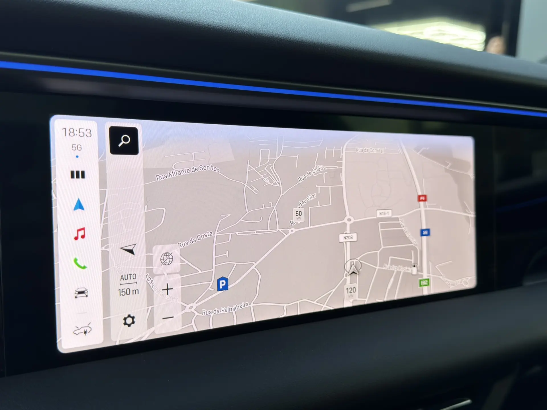 Porsche Macan Electric 4 46