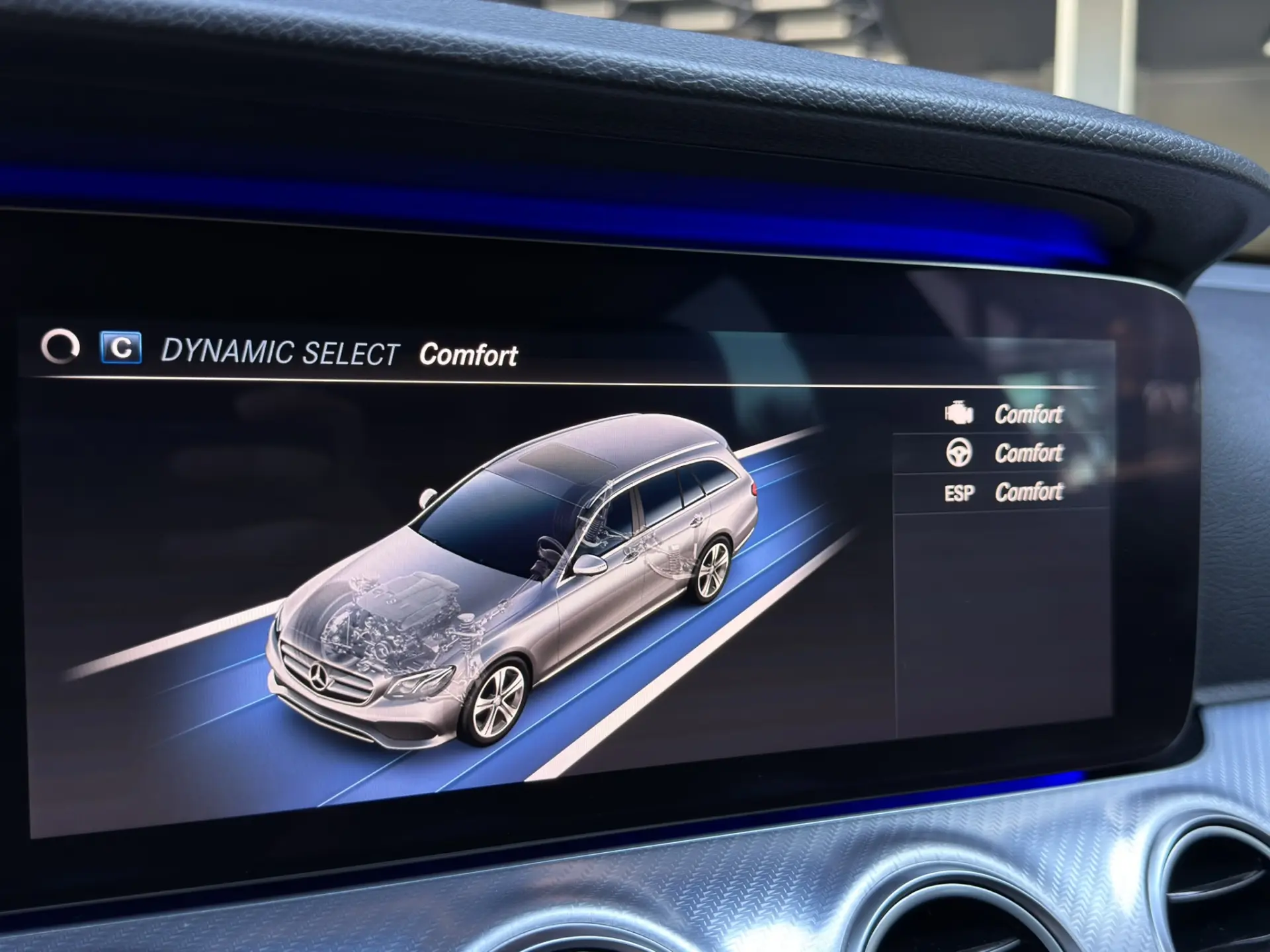 Mercedes-Benz E 220 d Avantgarde 64