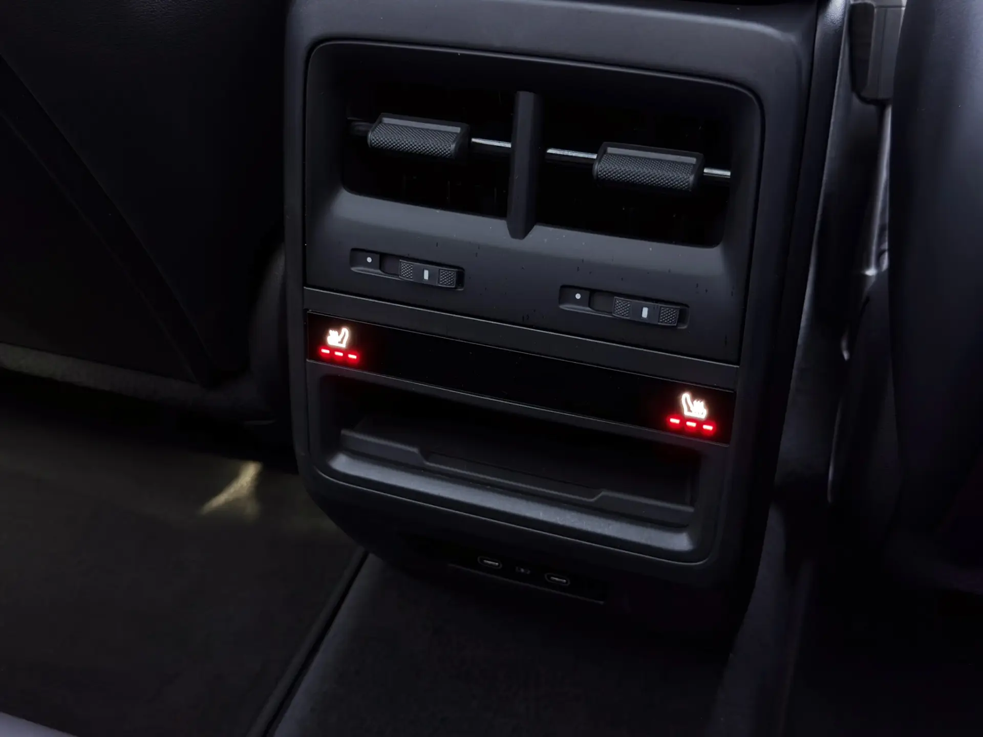 Porsche Macan Electric 4 82