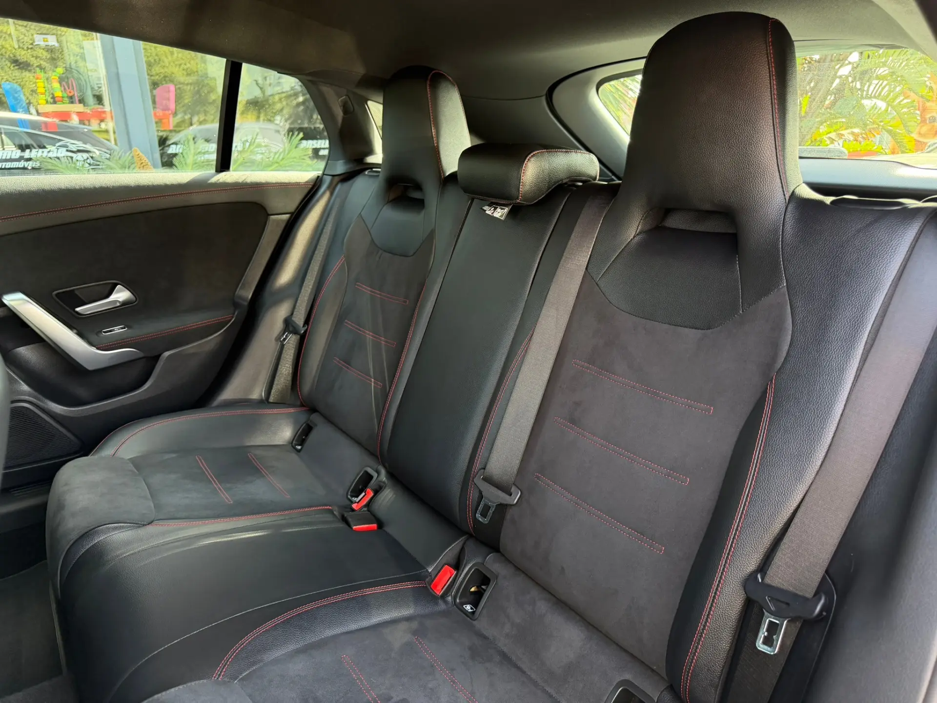 Mercedes-Benz CLA 250 e Shooting Brake AMG Line 17
