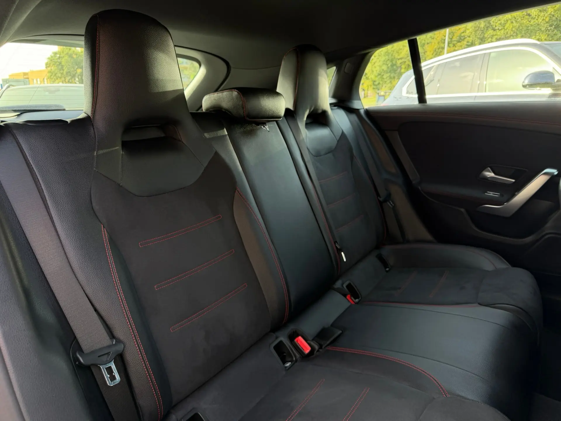 Mercedes-Benz CLA 250 e Shooting Brake AMG Line 18