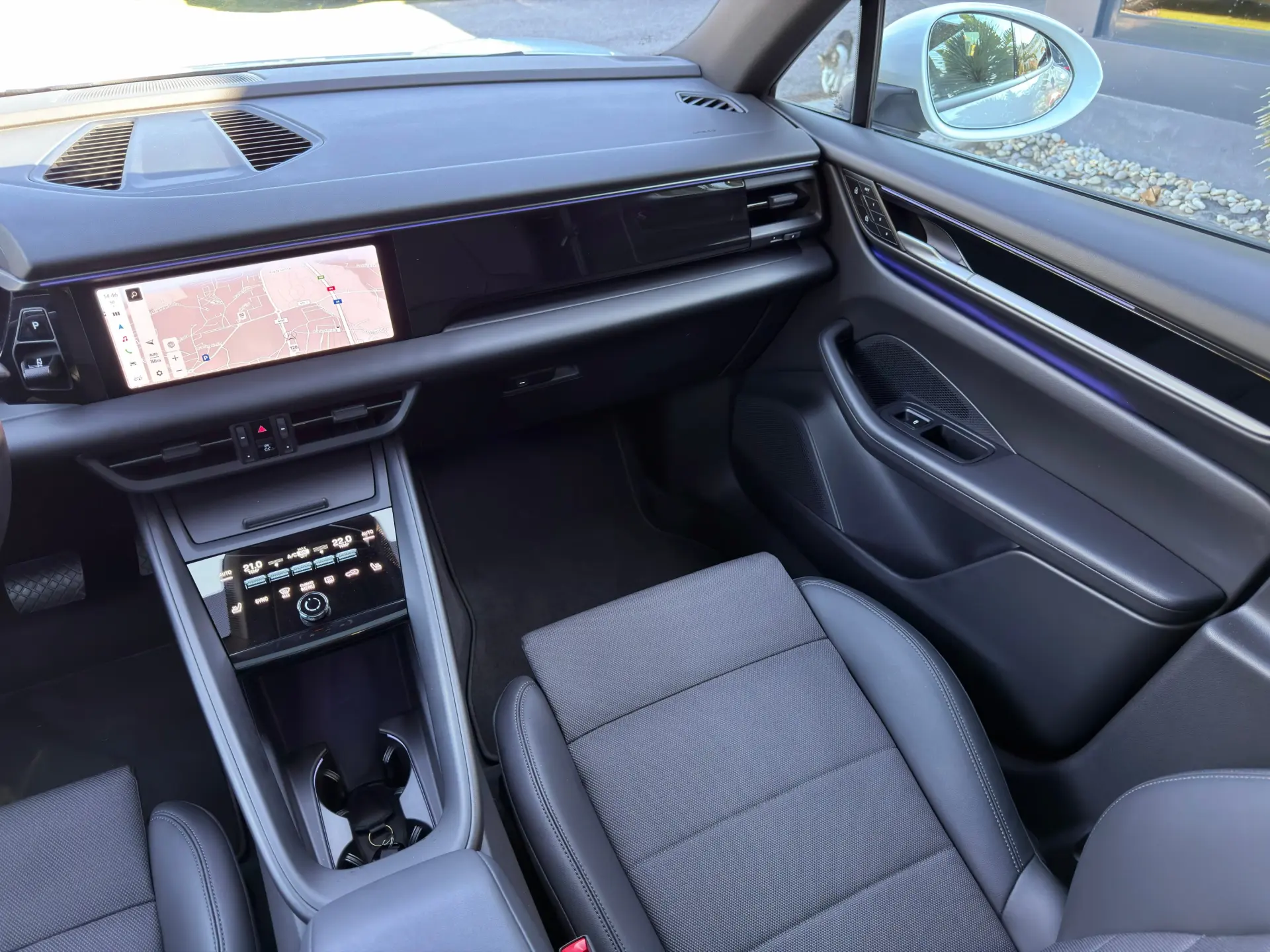 Porsche Macan Electric 4 30