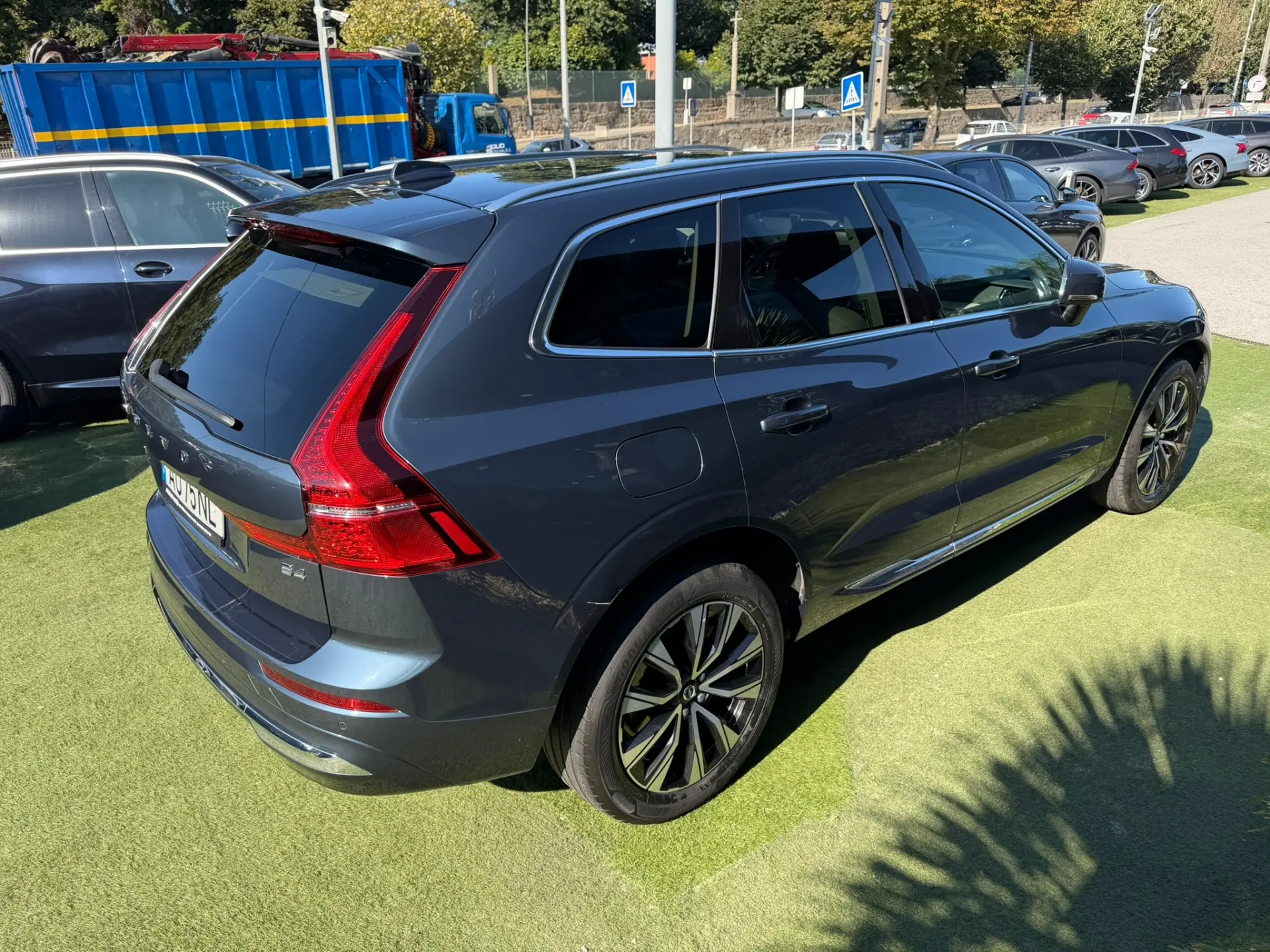Volvo XC 60 2.0 B4 Plus Bright 11