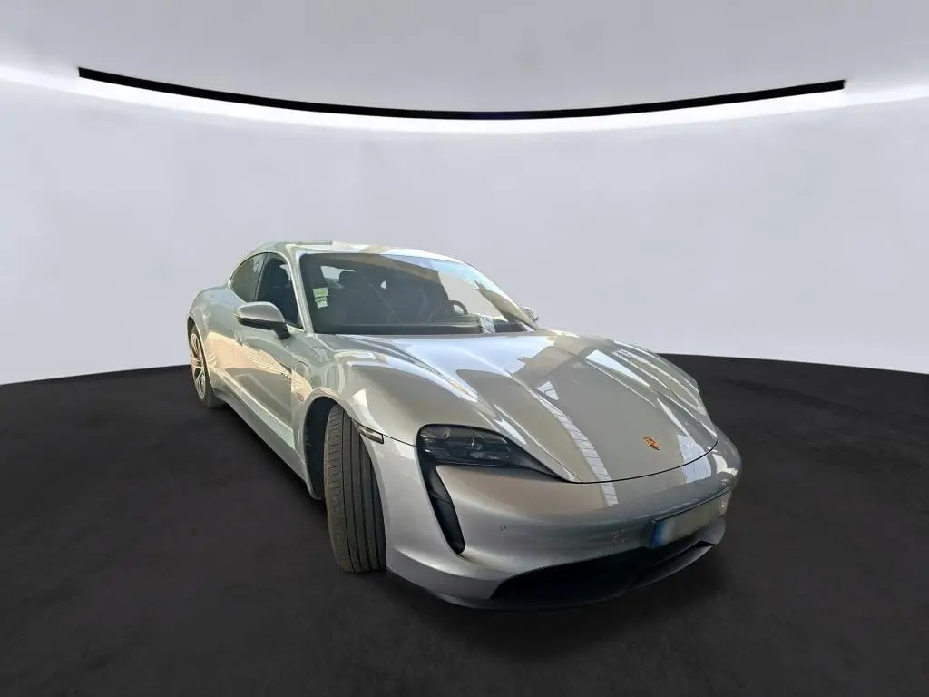 Porsche Taycan 4S 3