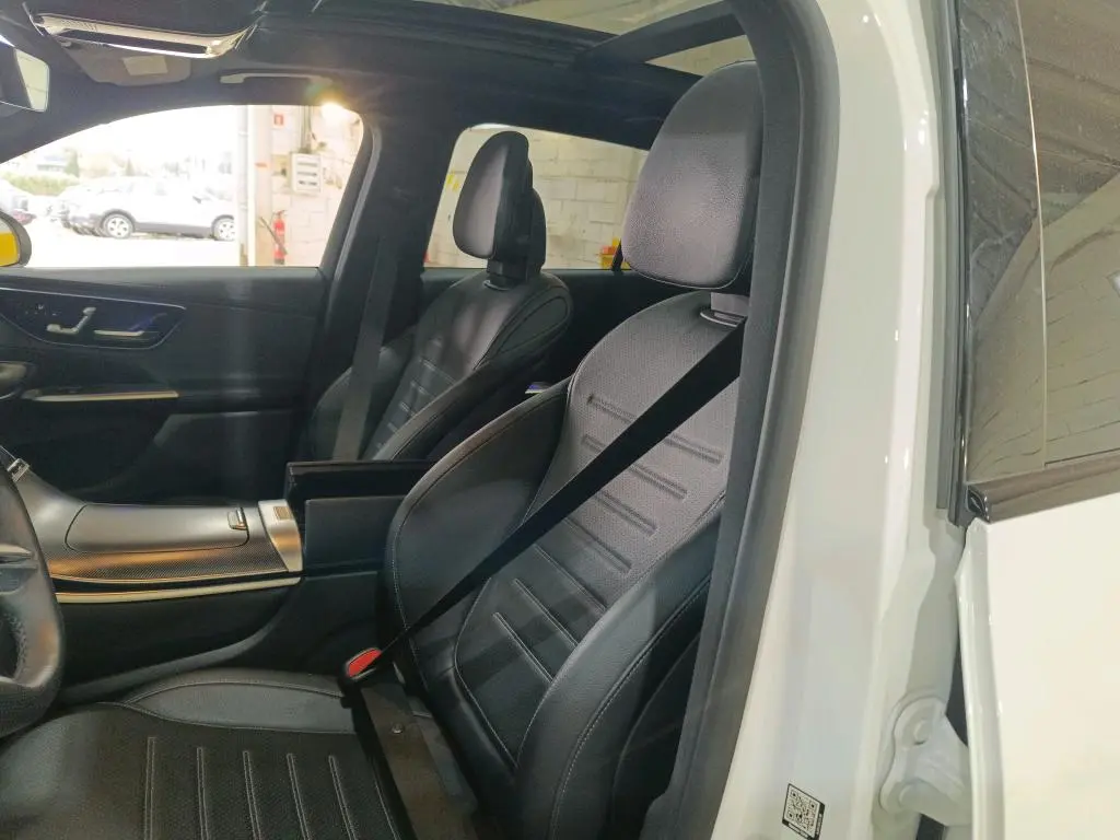 Mercedes-Benz GLC 300 e 4Matic 7
