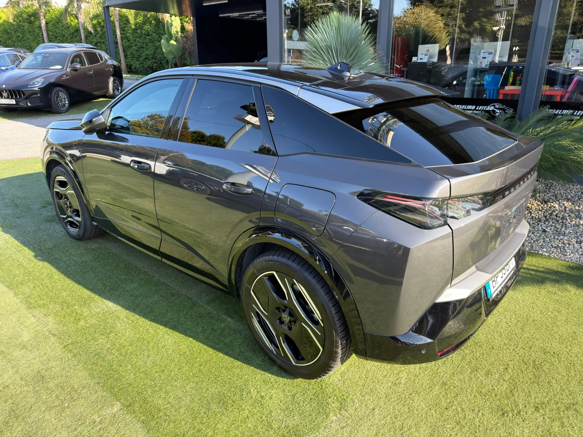 Peugeot E-3008 73 kWh GT 16