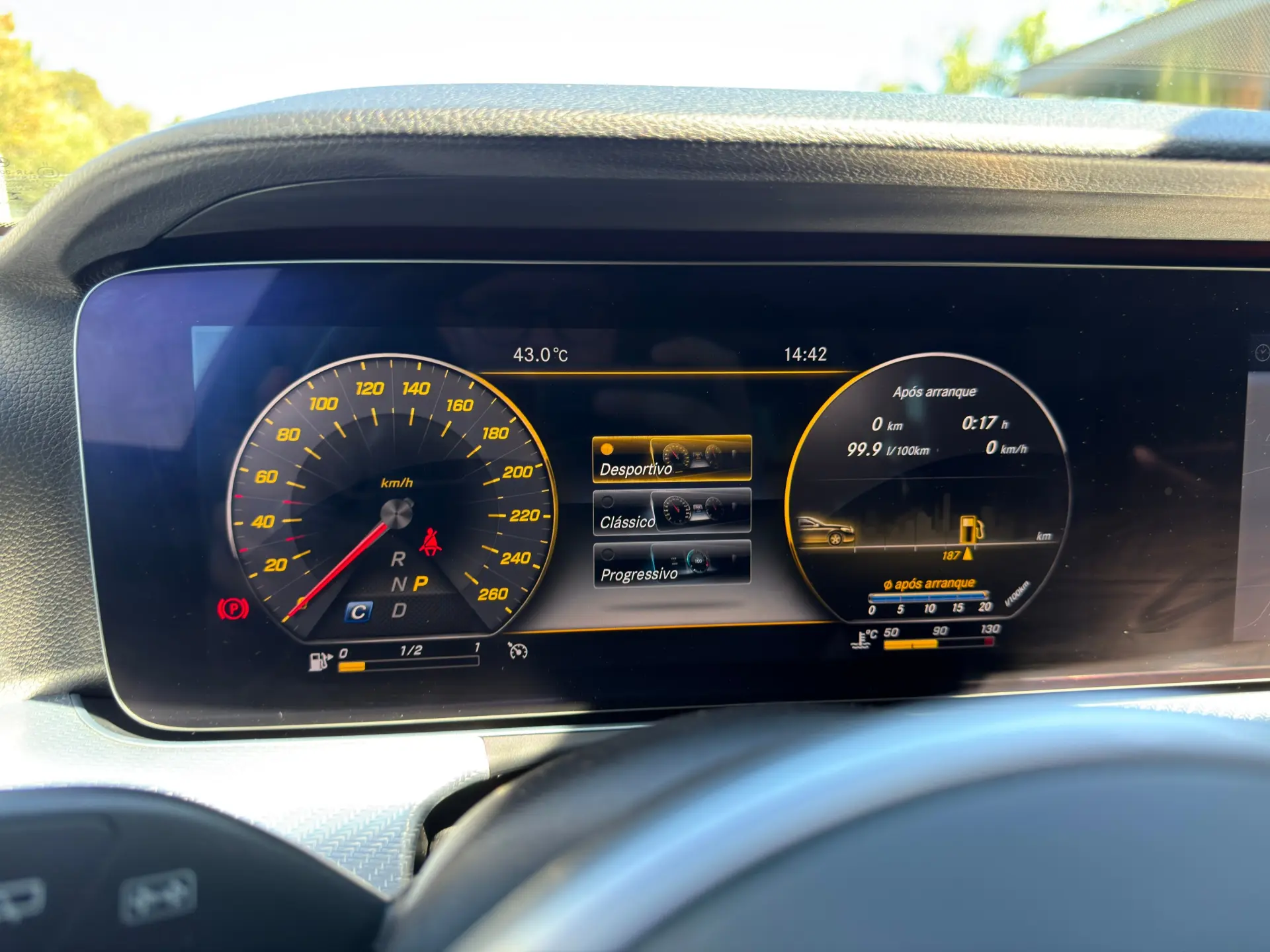 Mercedes-Benz E 220 d Avantgarde 30