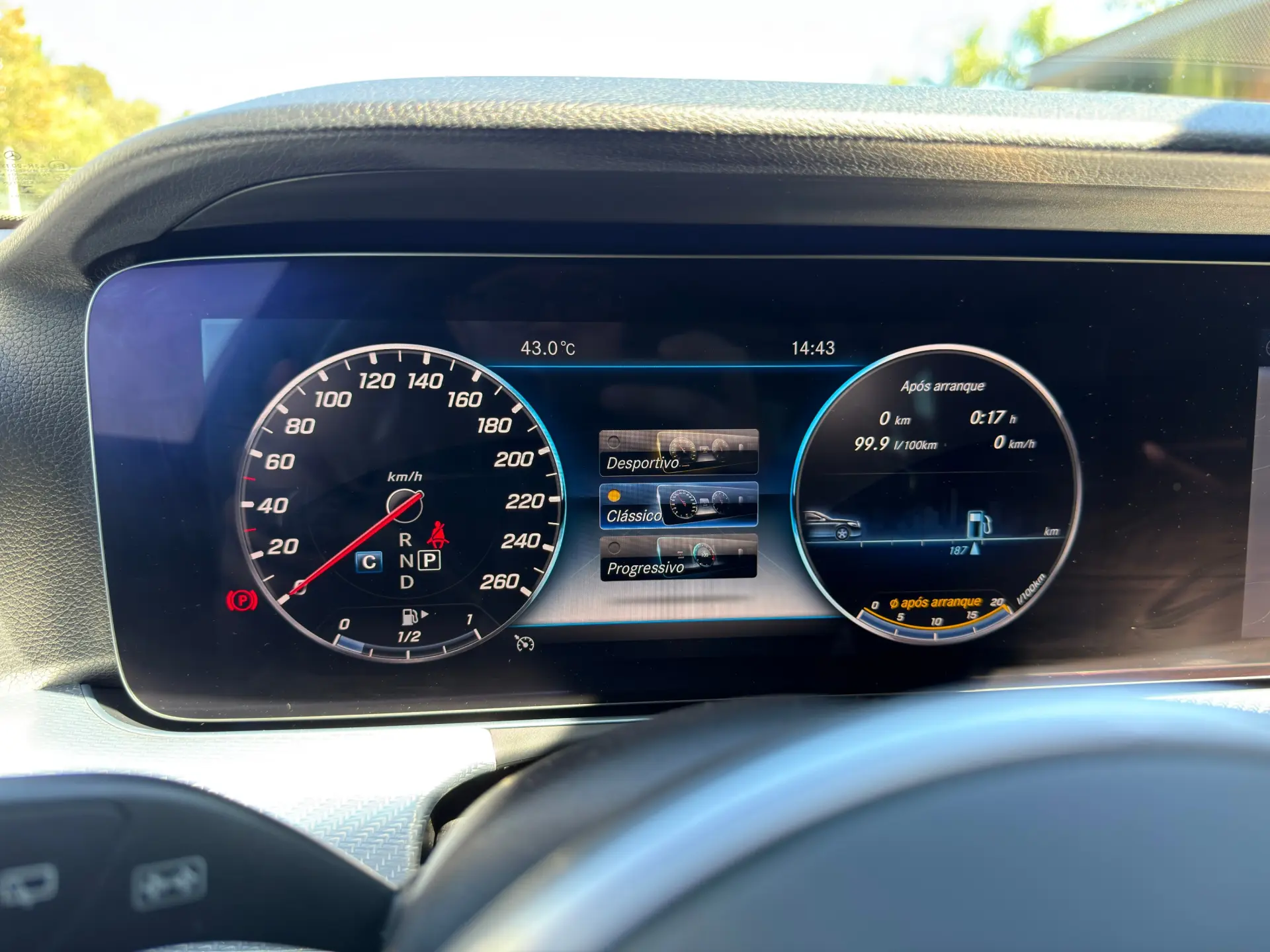Mercedes-Benz E 220 d Avantgarde 31