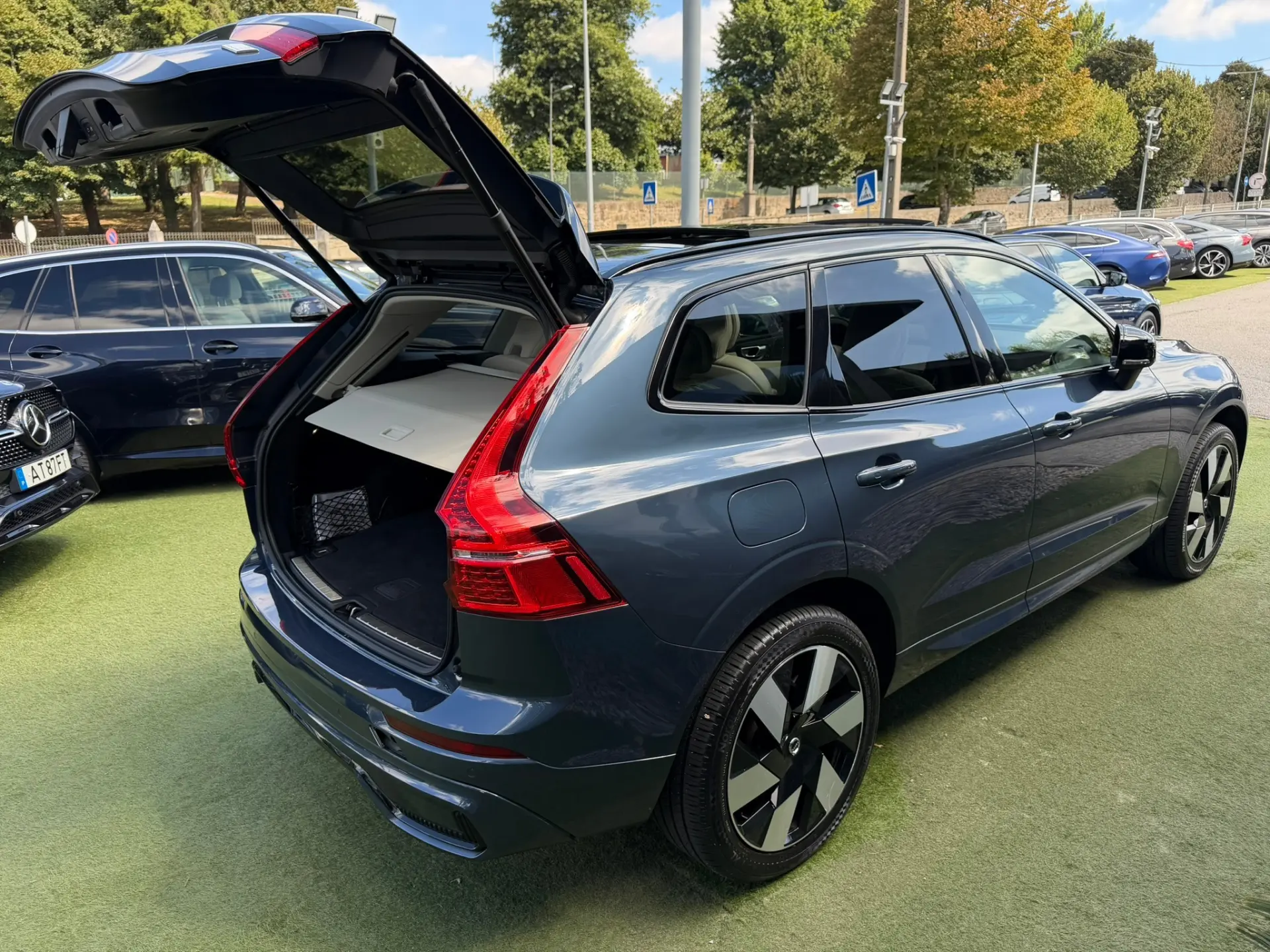 Volvo XC 60 2.0 T6 PHEV Ultimate Dark AWD 64
