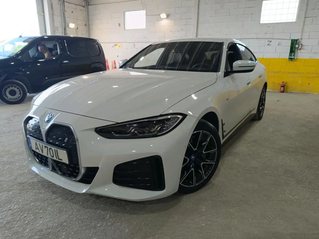 BMW i4 eDrive40 Pack Desportivo M 1