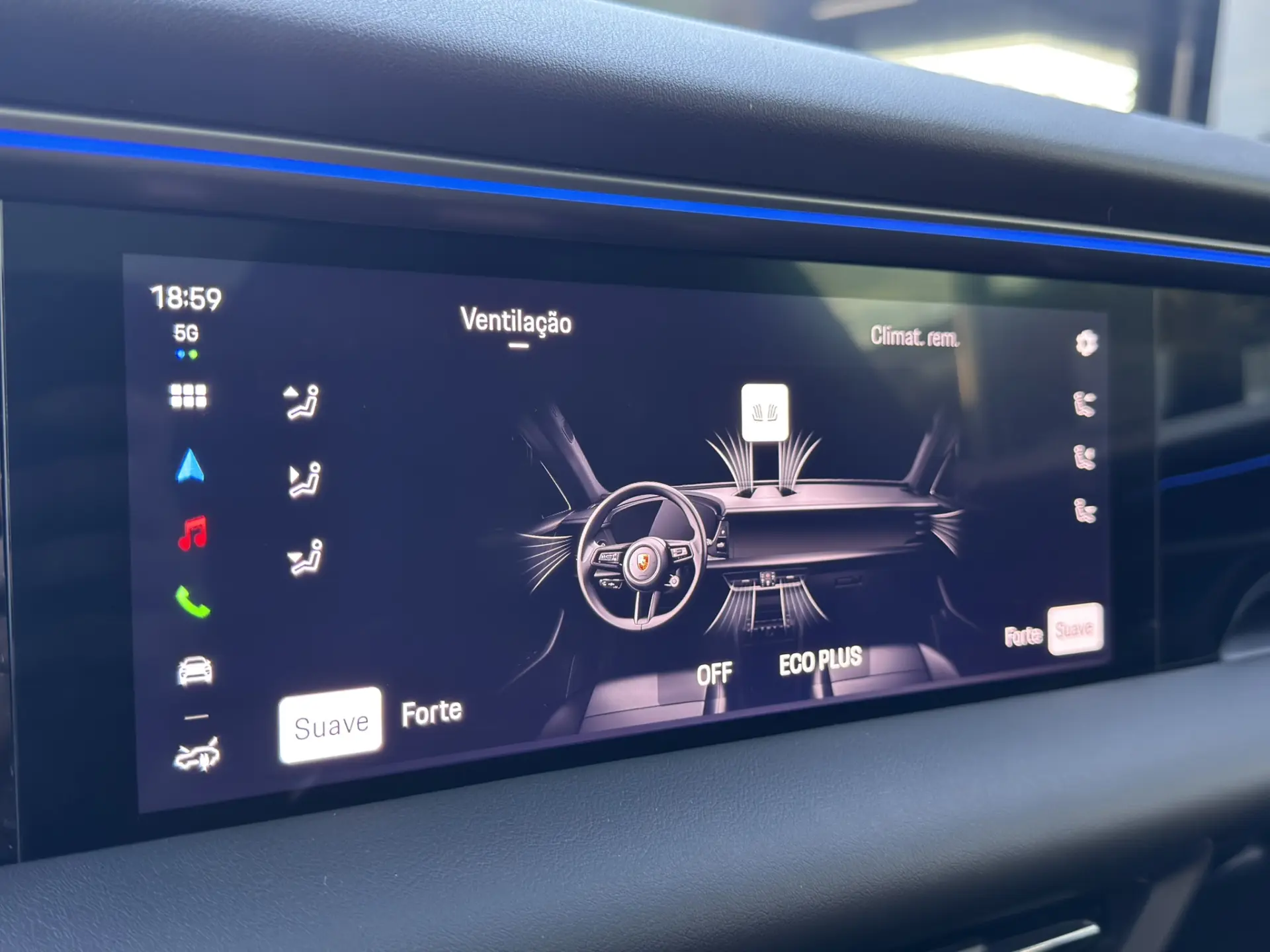 Porsche Macan Electric 4 73