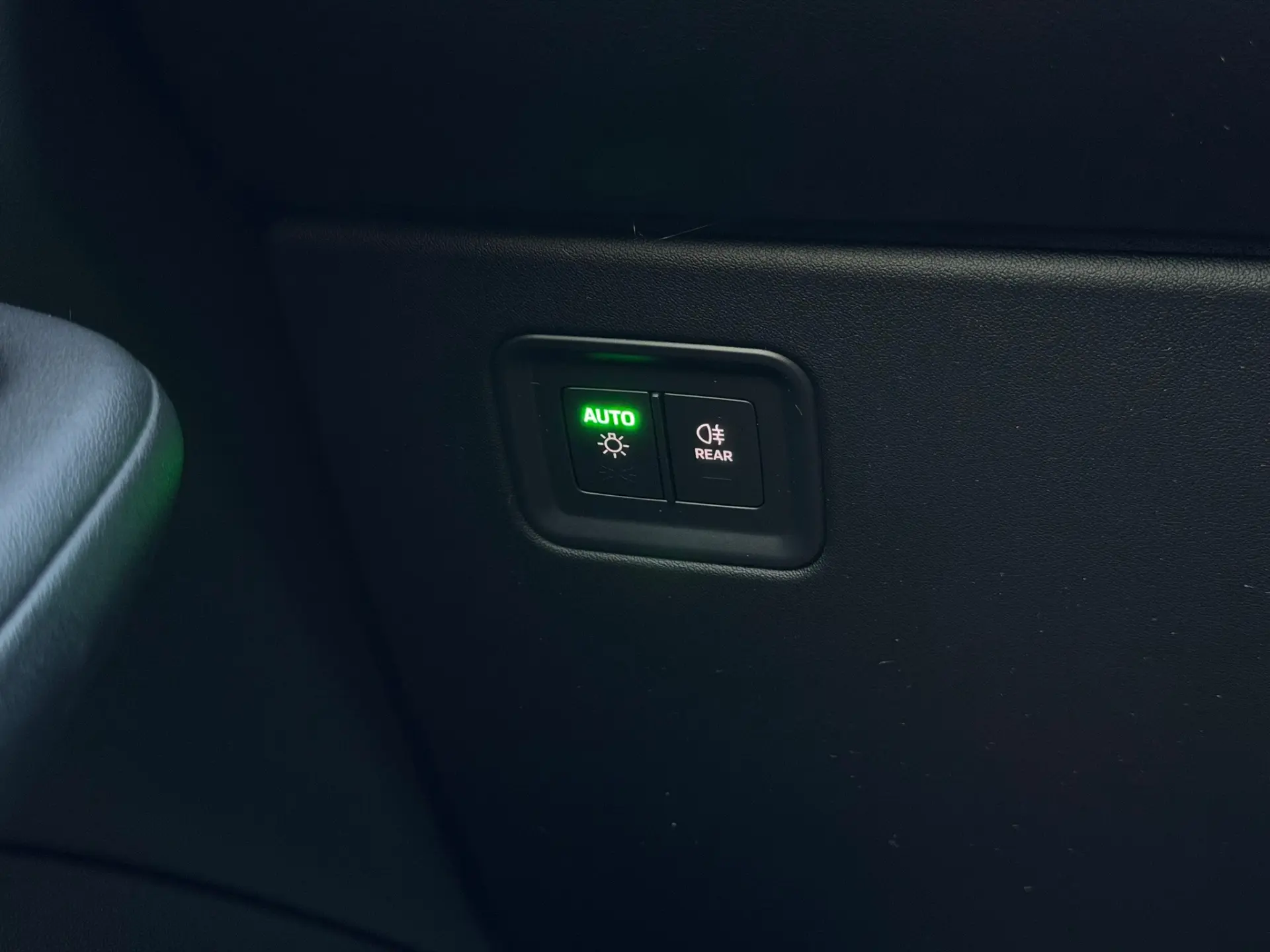 Porsche Macan Electric 4 36