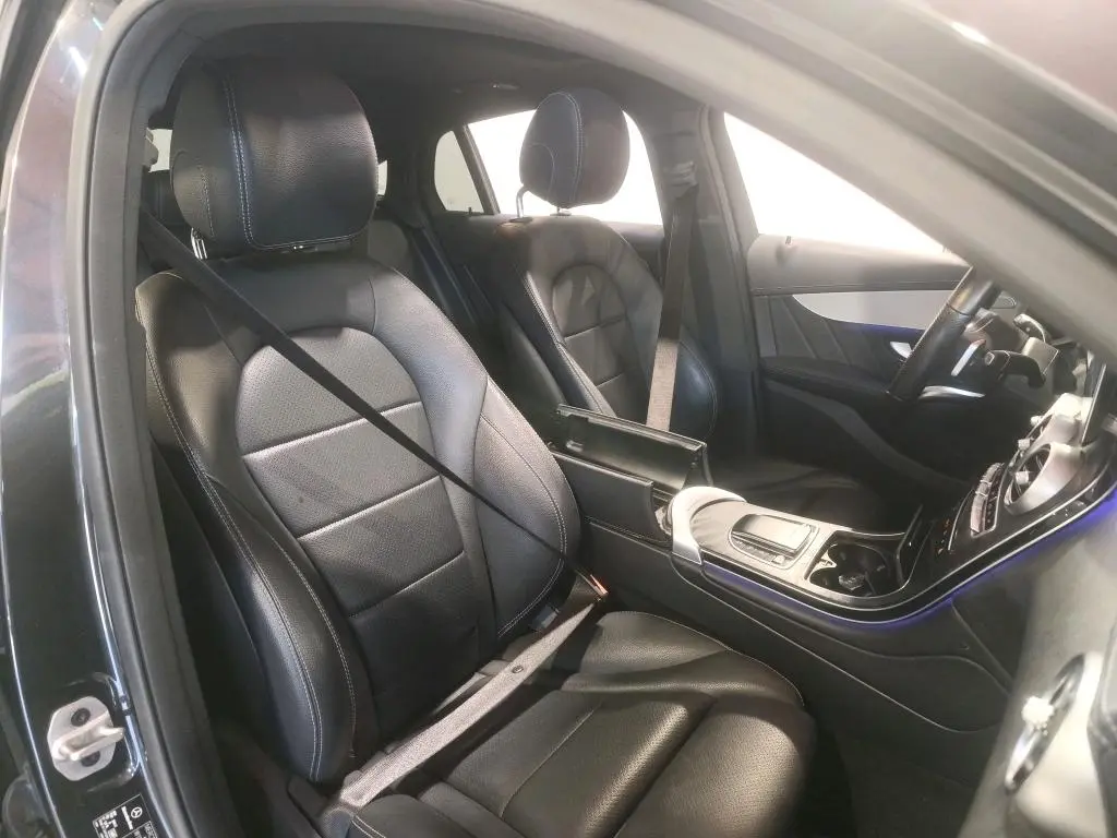 Mercedes-Benz GLC 300 de Coupé 4Matic 6