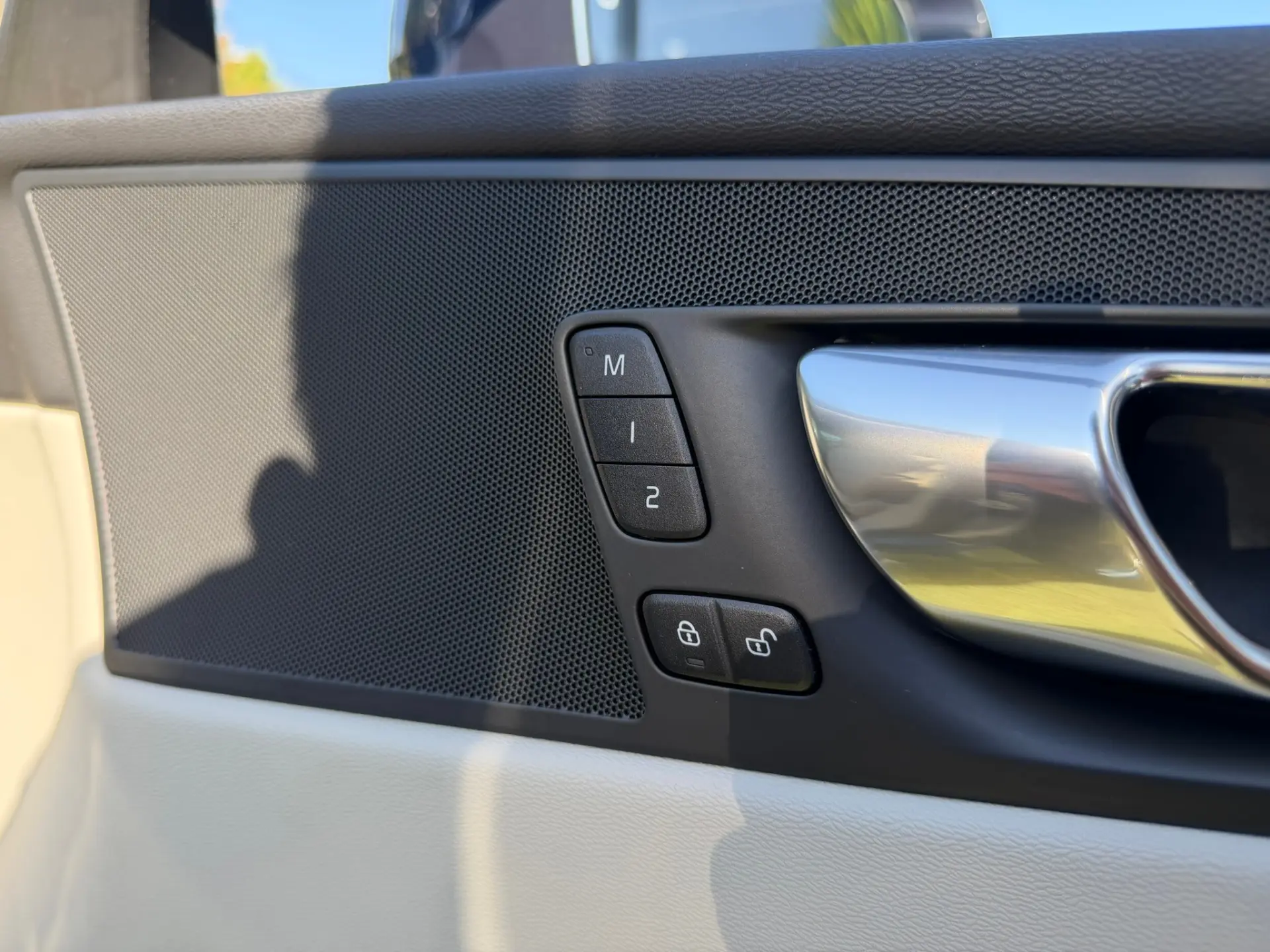 Volvo XC 60 2.0 B4 Plus Bright 22