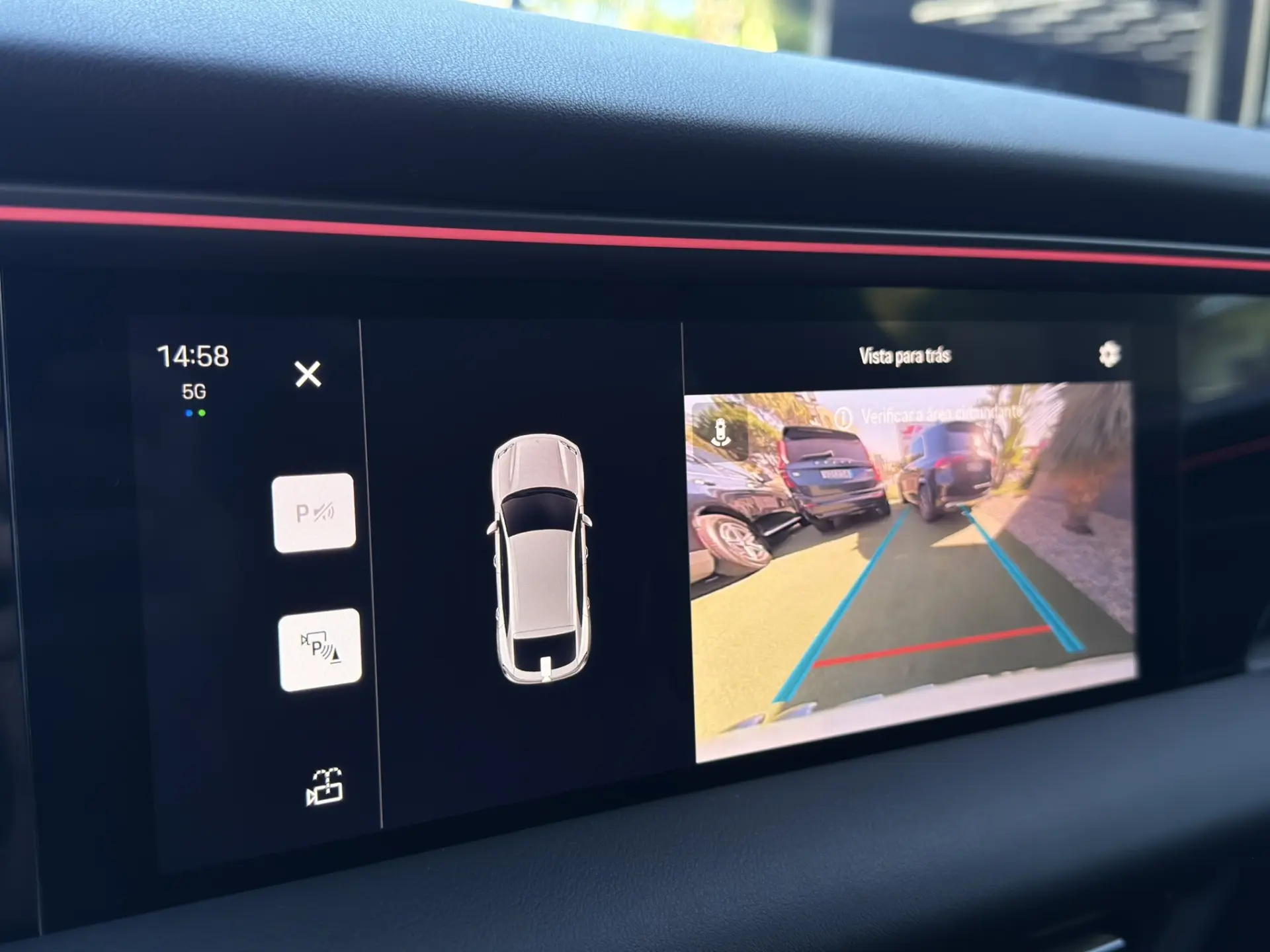 Porsche Macan Electric 4 74