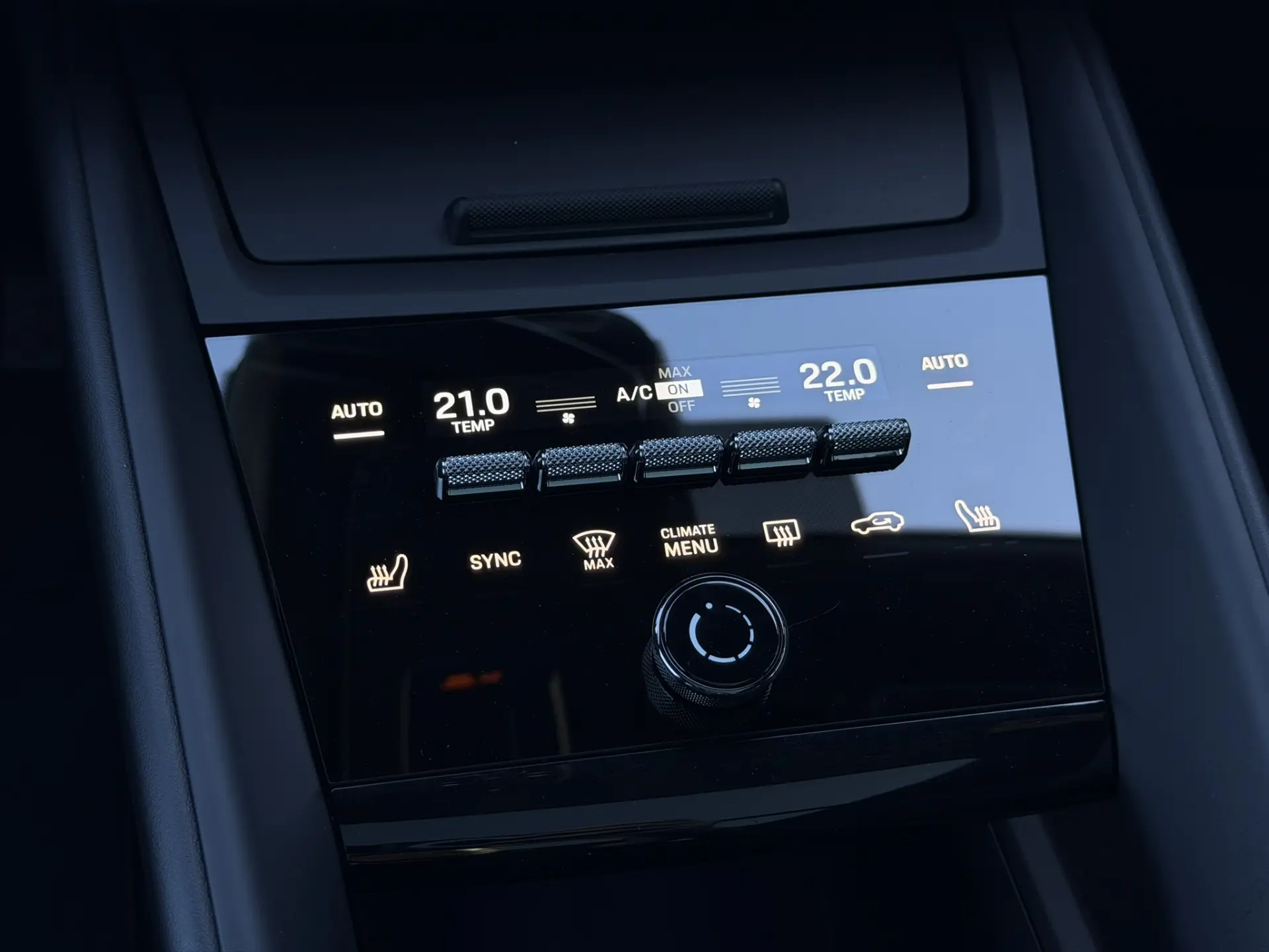 Porsche Macan Electric 4 81