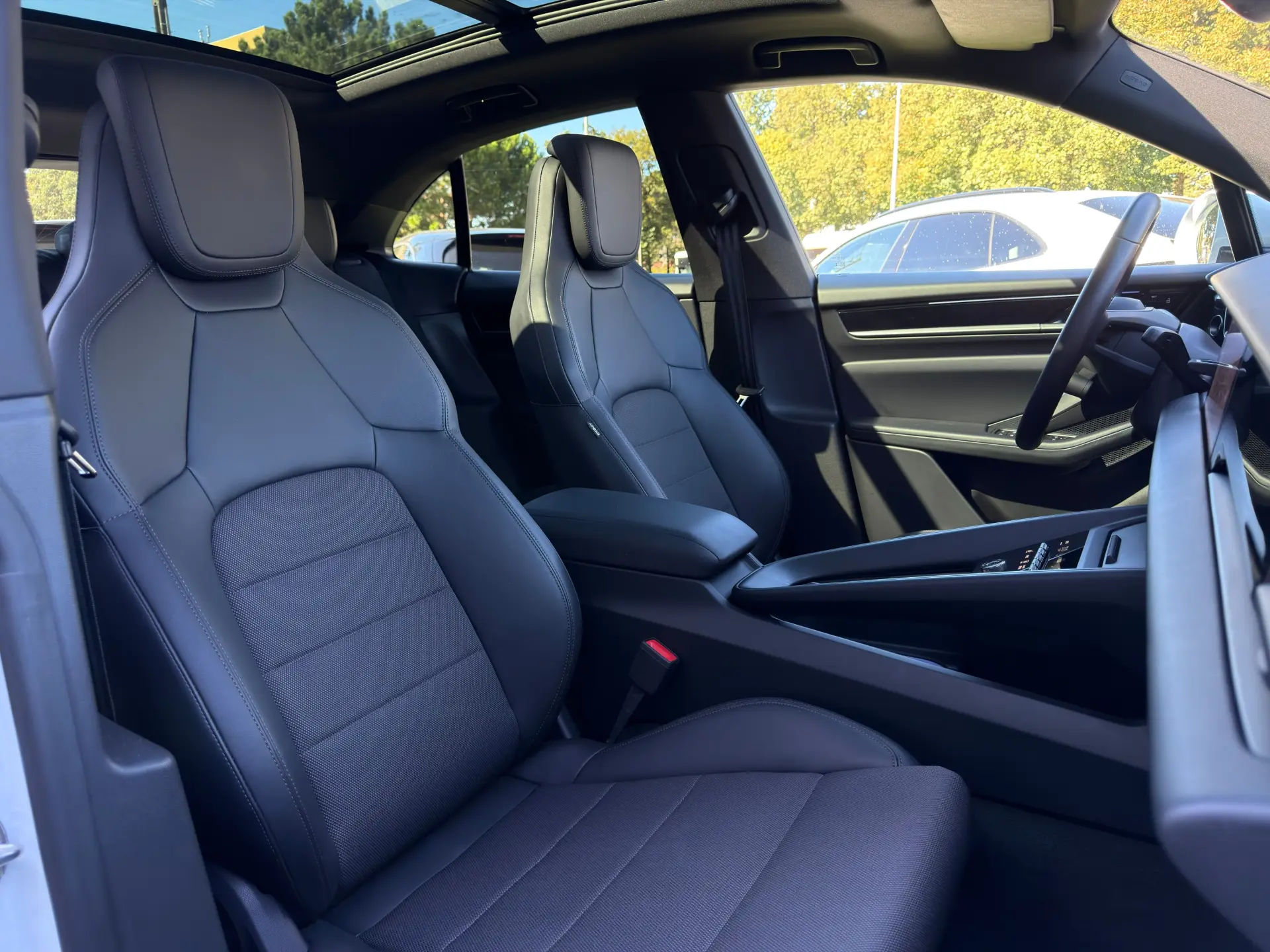 Porsche Macan Electric 4 22