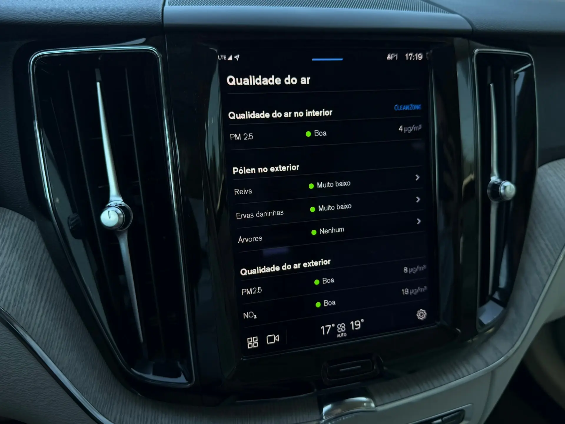 Volvo XC 60 2.0 B4 Plus Bright 41