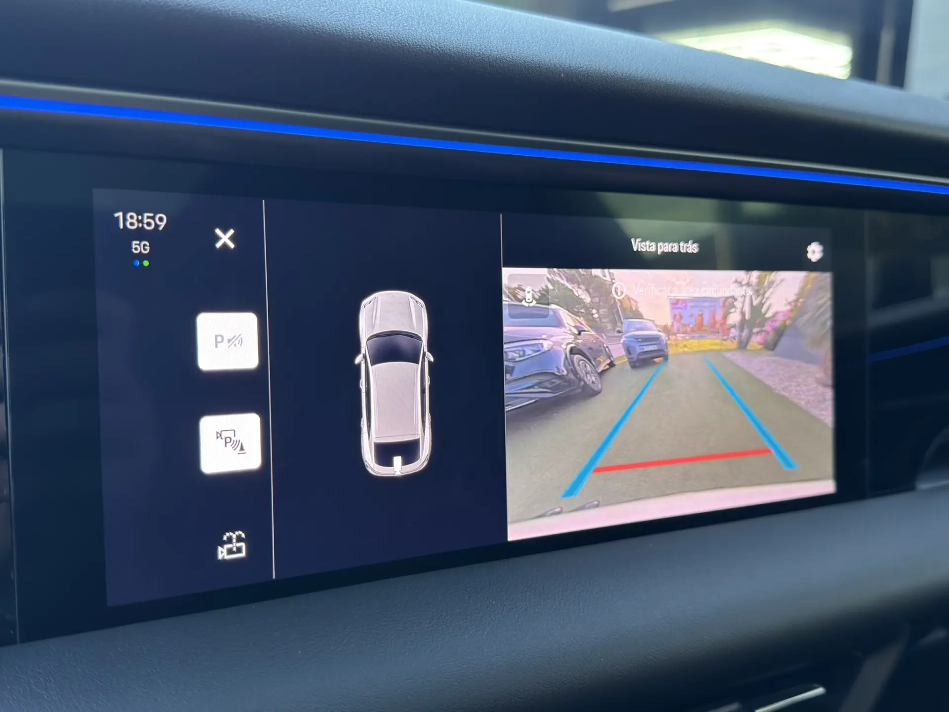Porsche Macan Electric 4 49