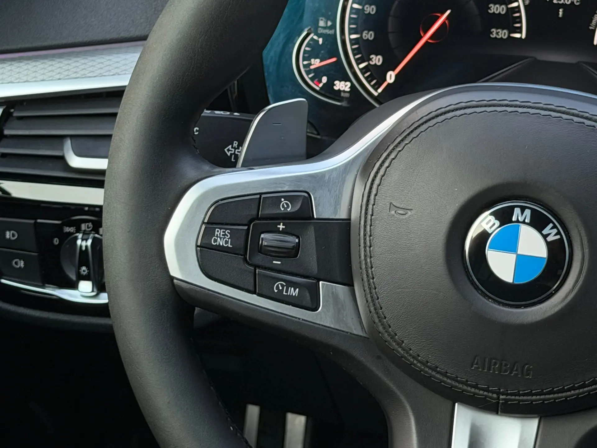 BMW 520 d Pack M Auto 37