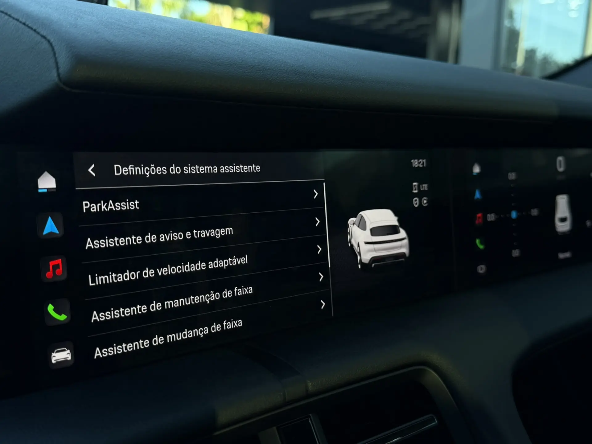 Porsche Taycan Sport Turismo Standard 72