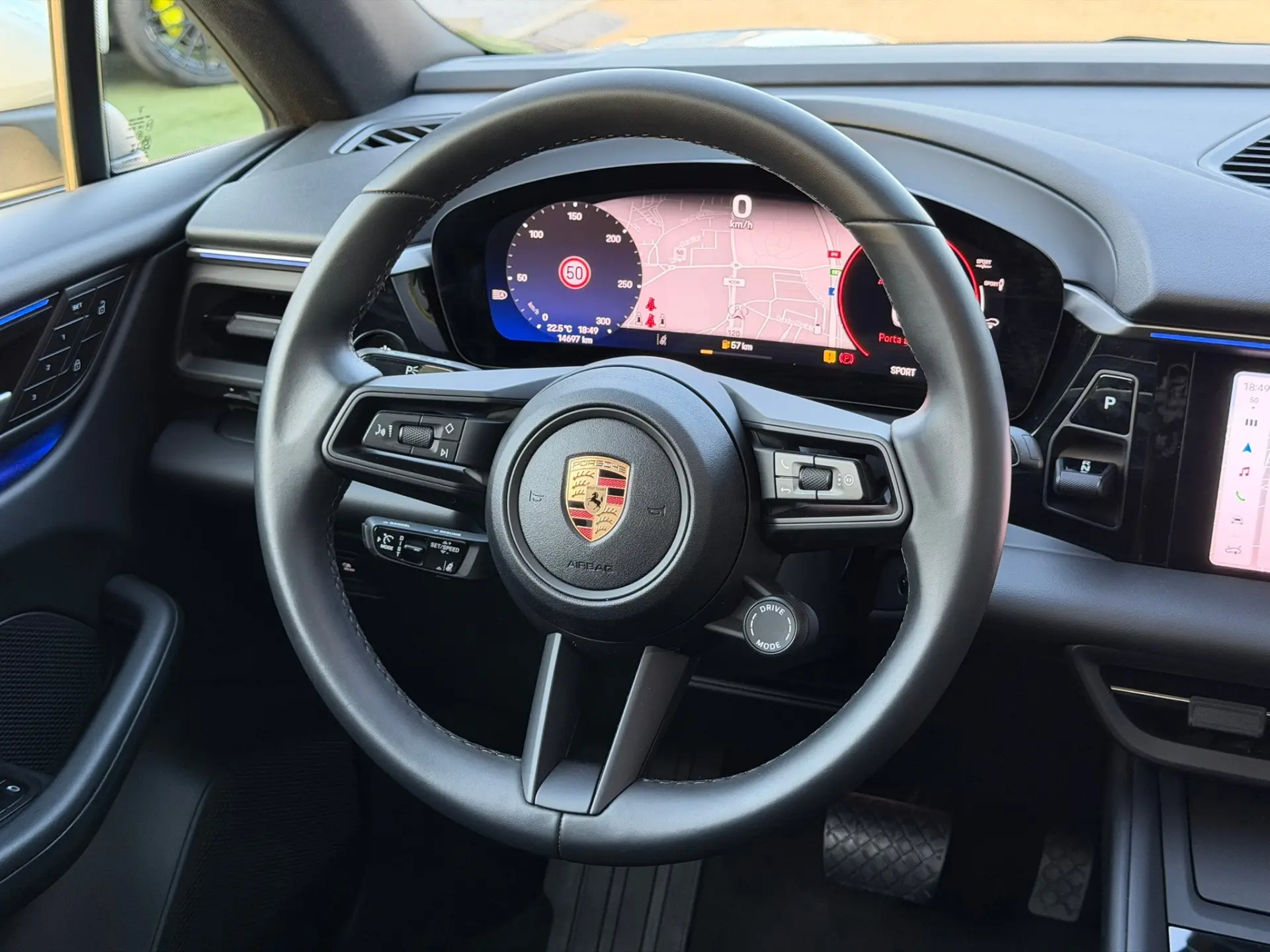 Porsche Macan Electric 4 35