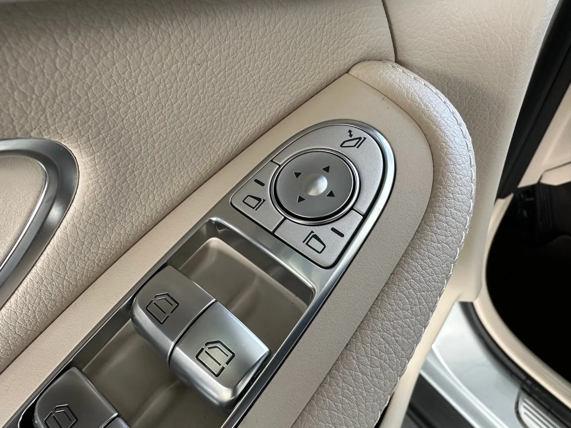Mercedes-Benz GLC 220 d Coupé 4Matic 11