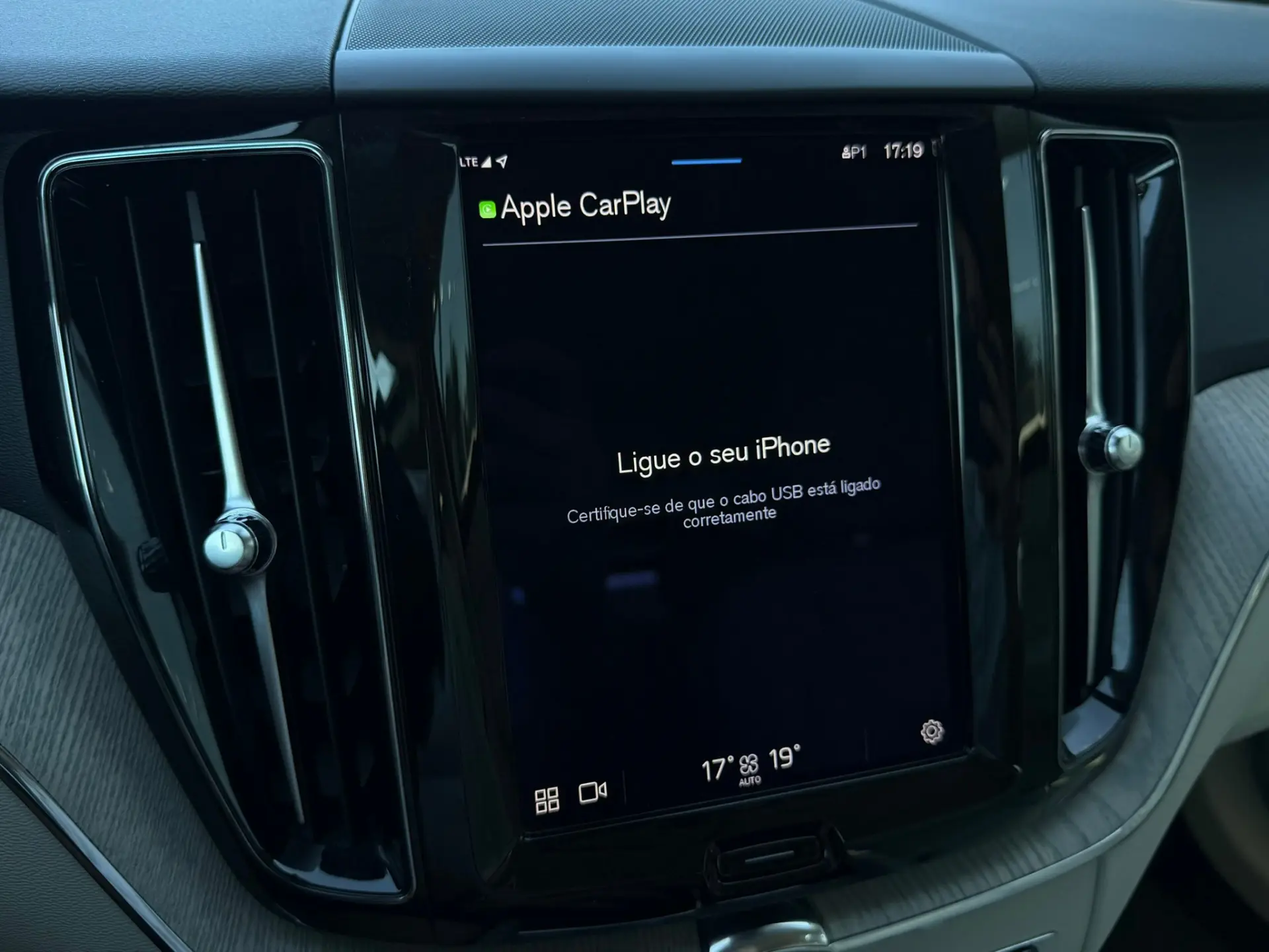 Volvo XC 60 2.0 B4 Plus Bright 40
