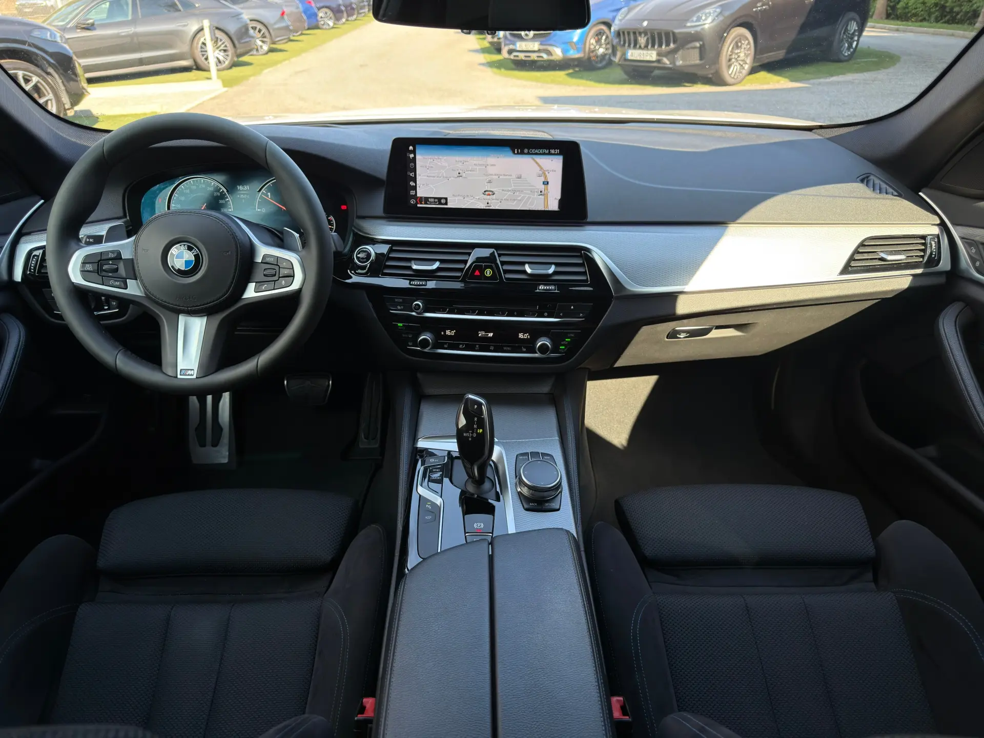 BMW 520 d Pack M Auto 27