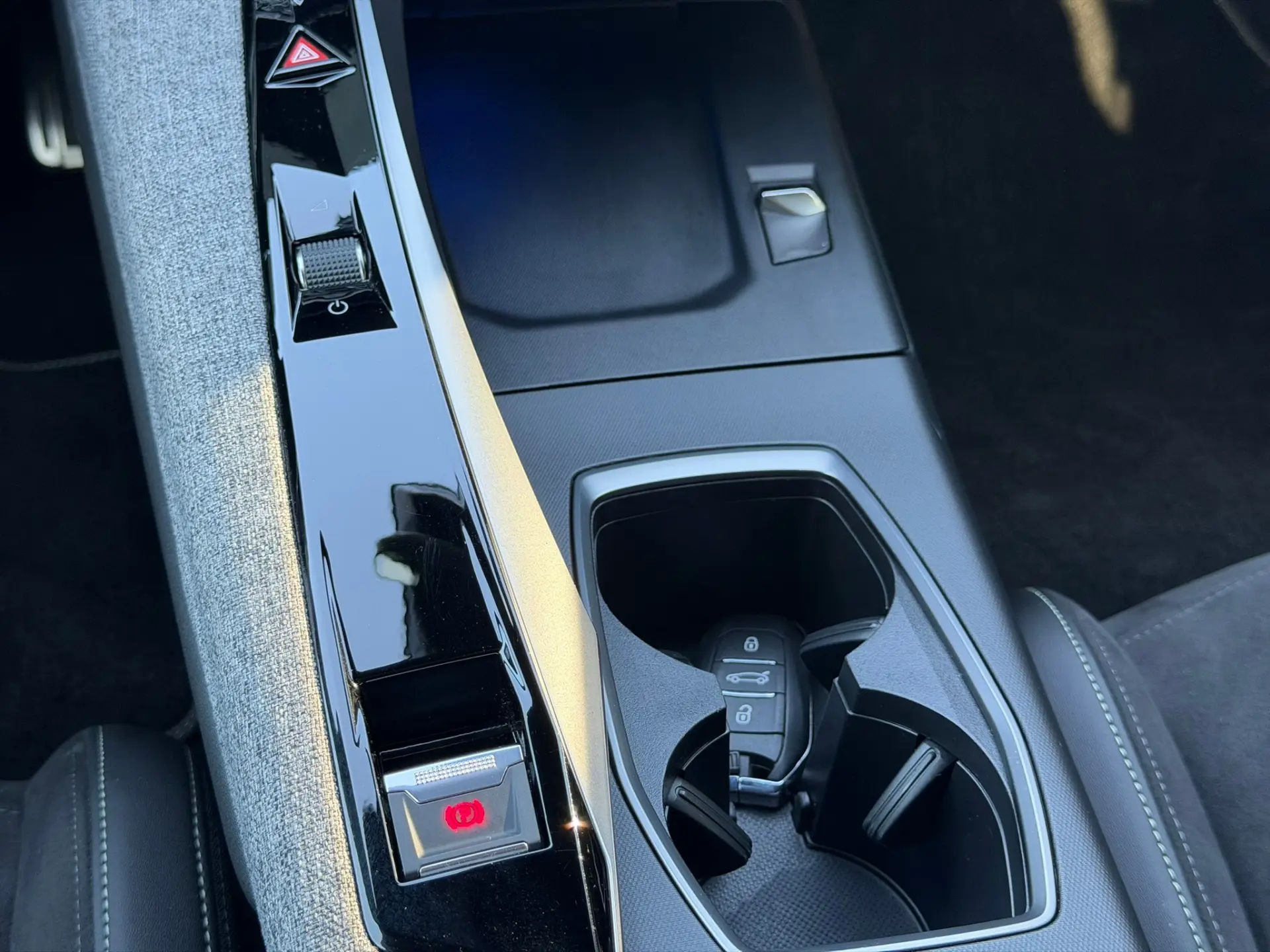Peugeot E-3008 73 kWh GT 71