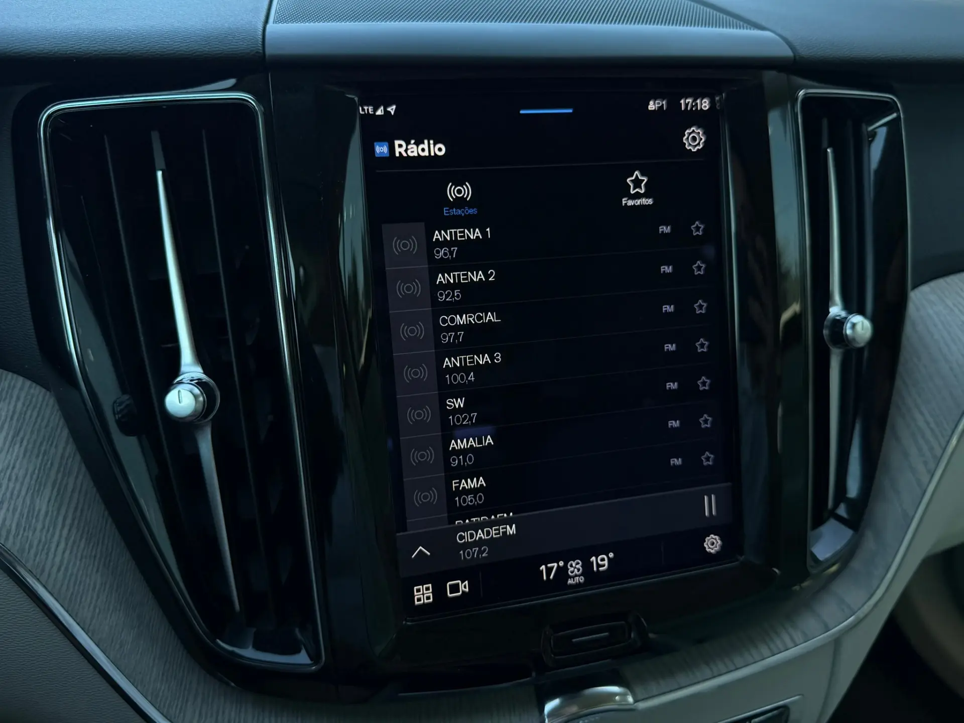 Volvo XC 60 2.0 B4 Plus Bright 37
