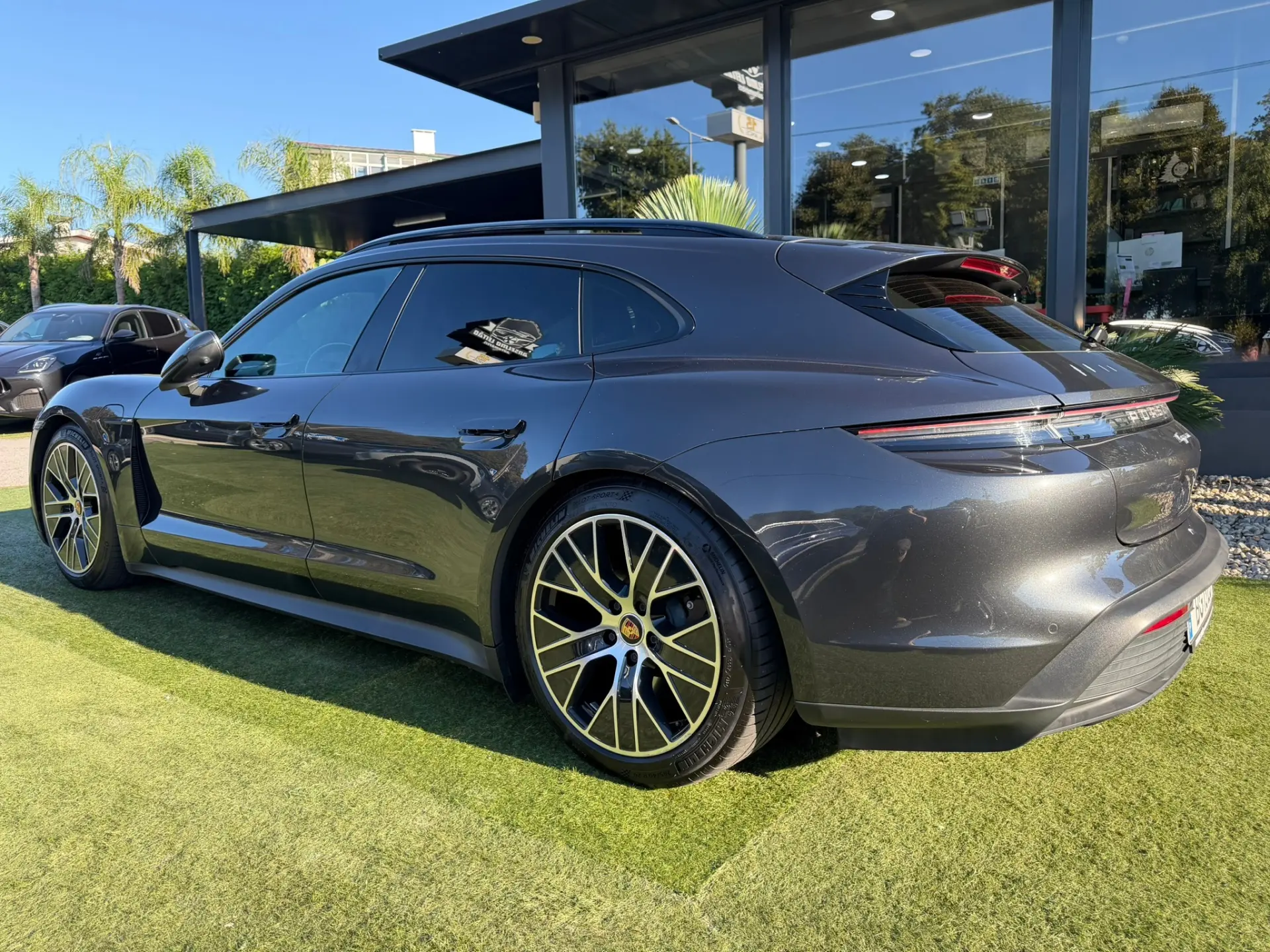 Porsche Taycan Sport Turismo Standard 16