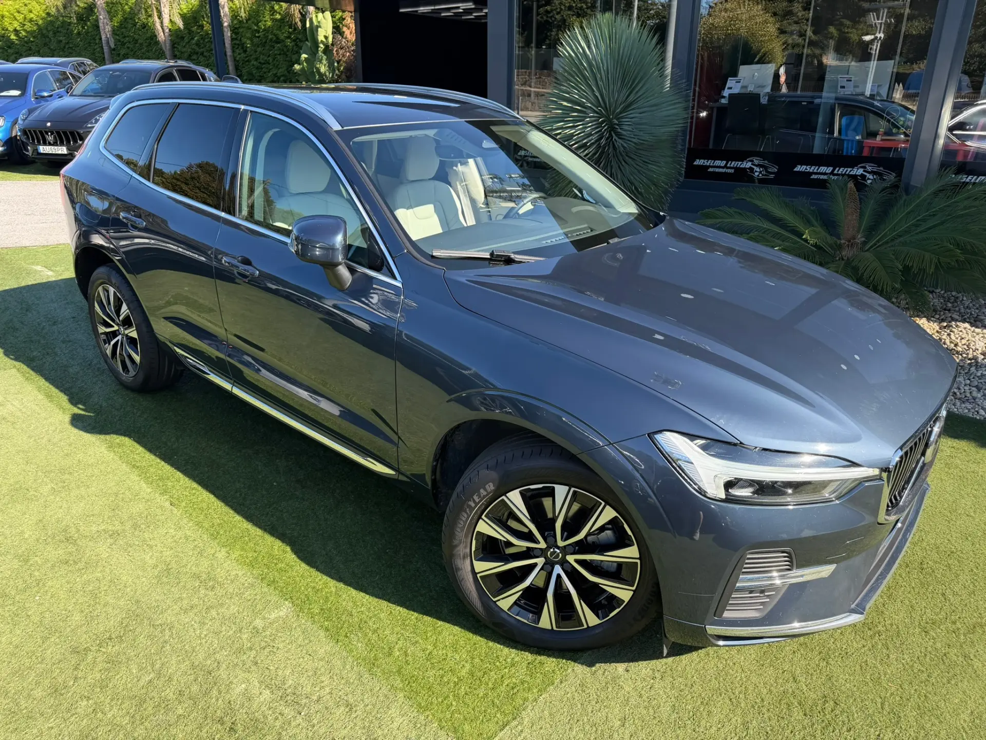 Volvo XC 60 2.0 B4 Plus Bright 10