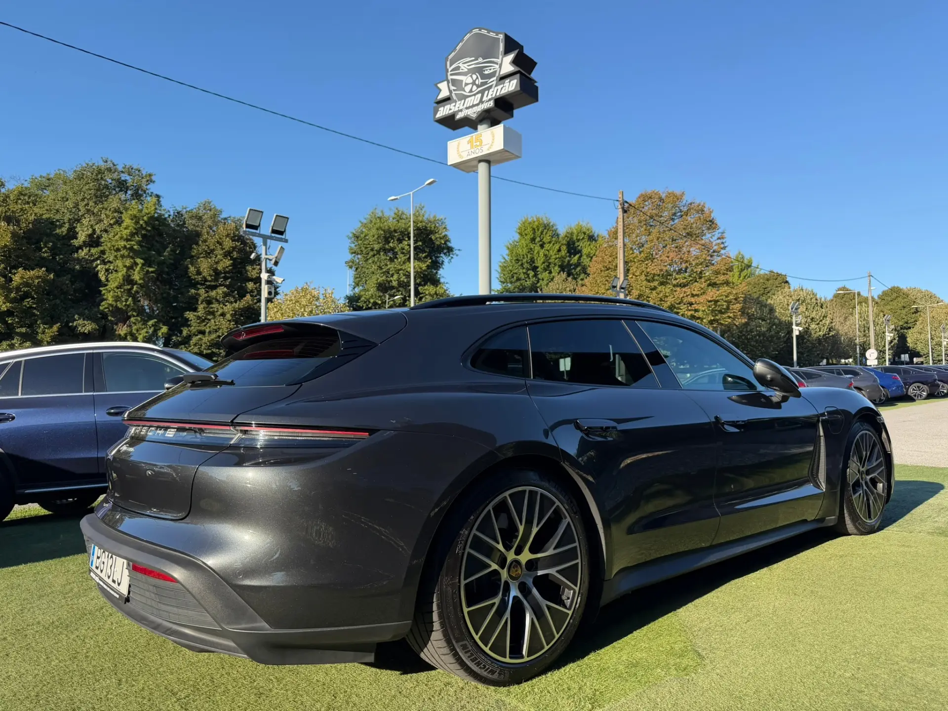 Porsche Taycan Sport Turismo Standard 1