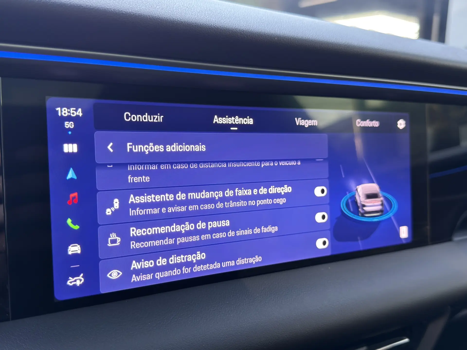 Porsche Macan Electric 4 57